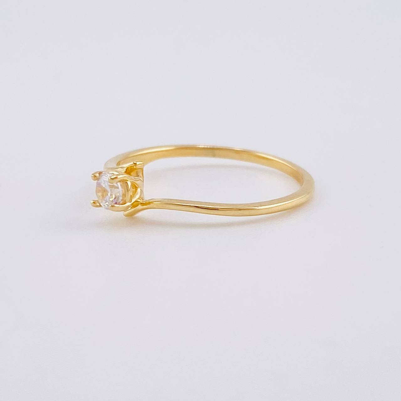 Anillo Solitario Brazo Pave 1.05g / T7 Oro Amarillo 18K