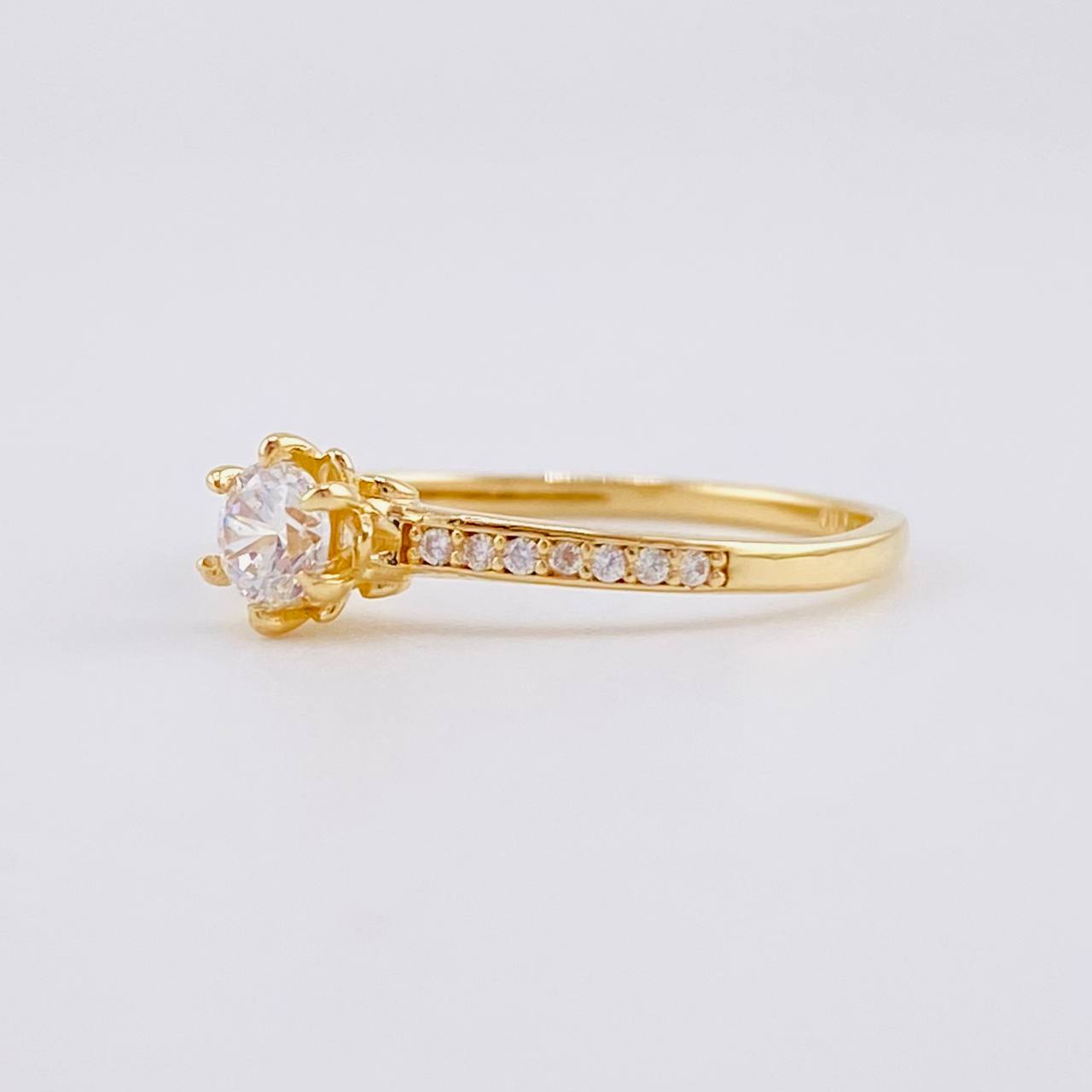 Anillo Solitario Seis Garra 1.65g / T5 1/2 Oro Amarillo 18K