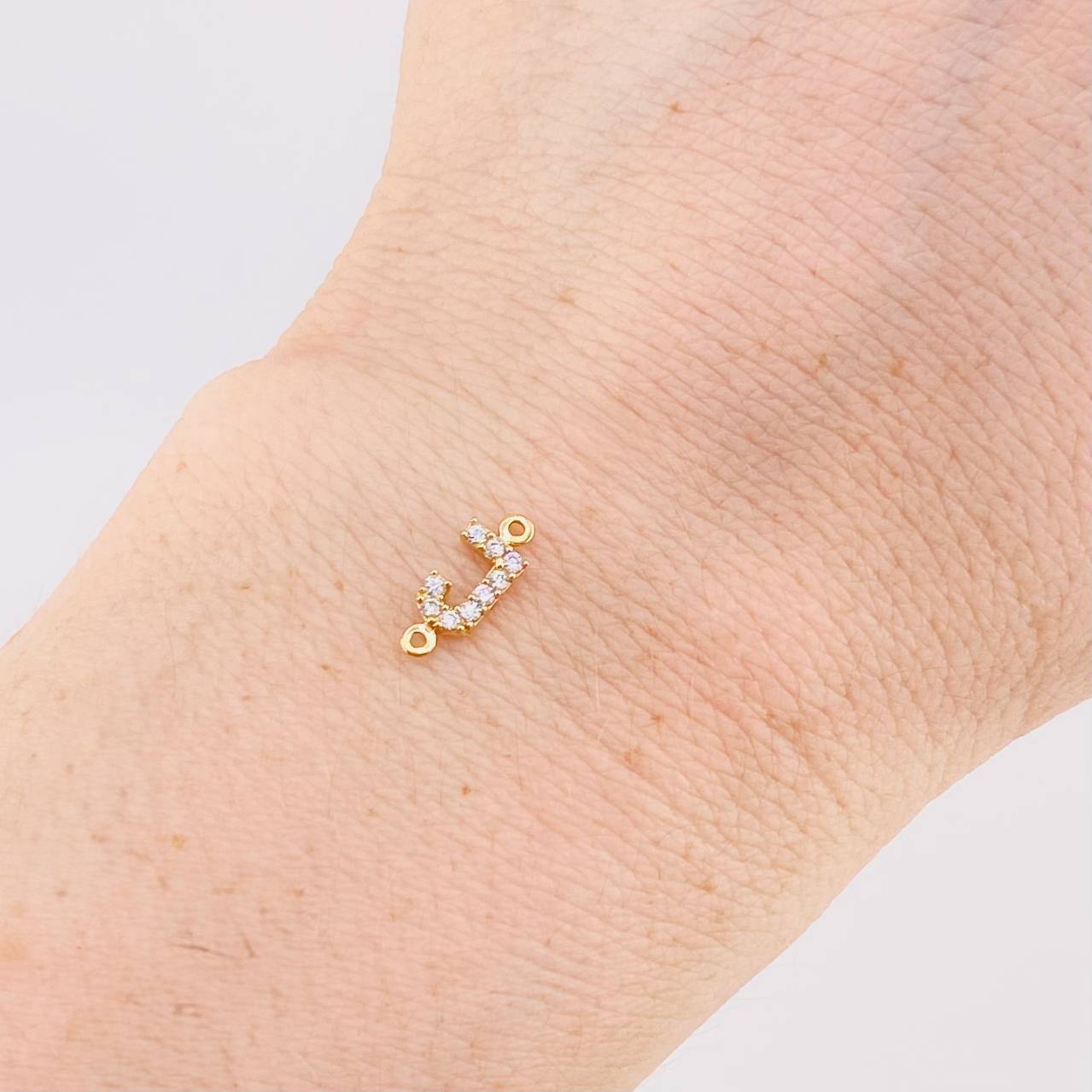 Herraje Letra J Tupida 0.4g / 1cm Oro Amarillo 18K