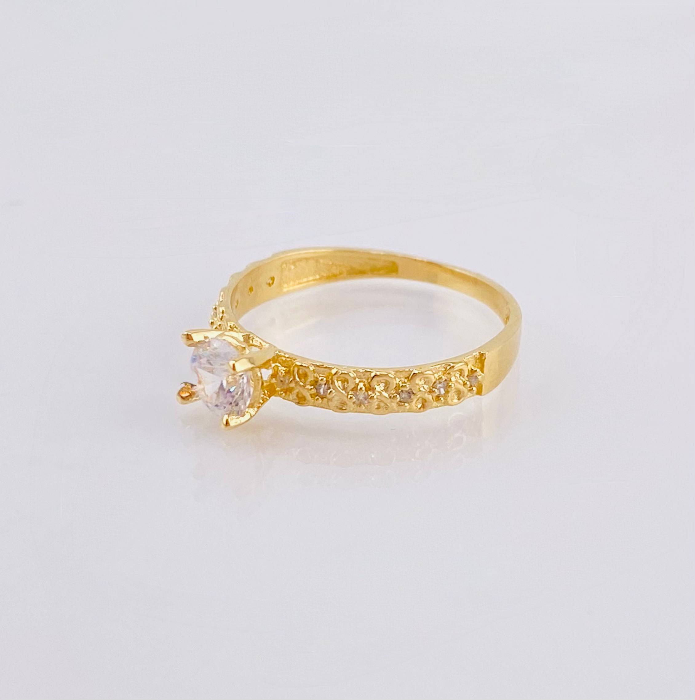 Anillo Solitario Infinitos 2.05gr / T7 1/4 / Oro Amarillo 18K *