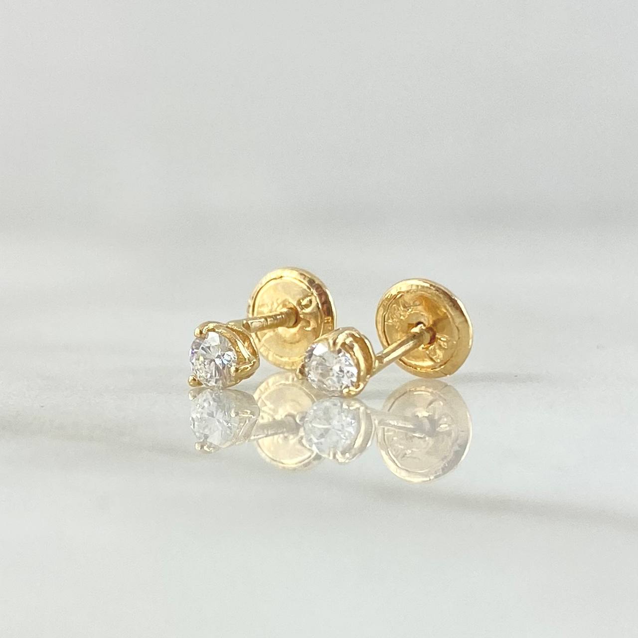 Topos Piedra Tres Garras 0.7gr / 3mm Circon Blanco Oro Amarillo 18K ©