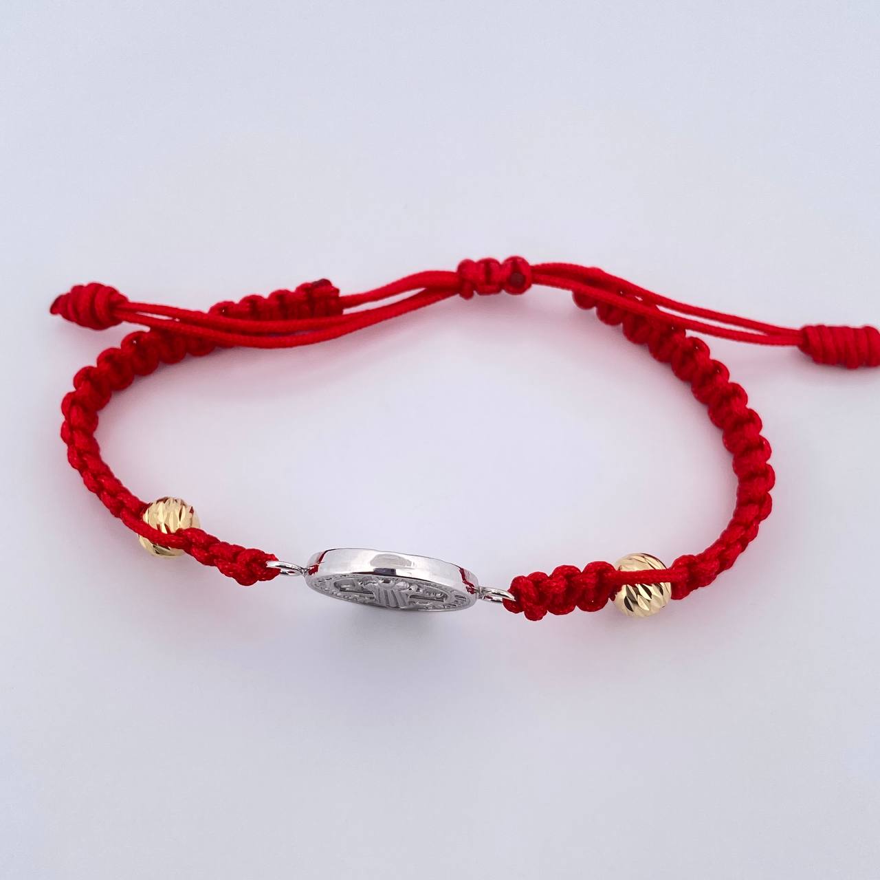 Pulsera Tejida Roja San Benito 1.95gr / Dos Oros Amarillo Blanco 18K &