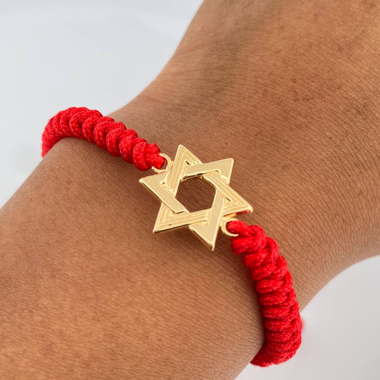 Pulsera Tejida Roja Estrella De David 1.1gr / Oro Amarillo 18K &