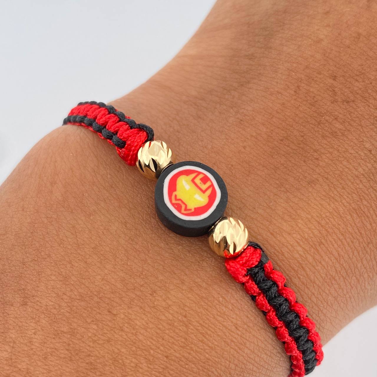 Pulsera Tejida Roja Negra Super Heroe 0.45gr / Oro Amarillo 18K &