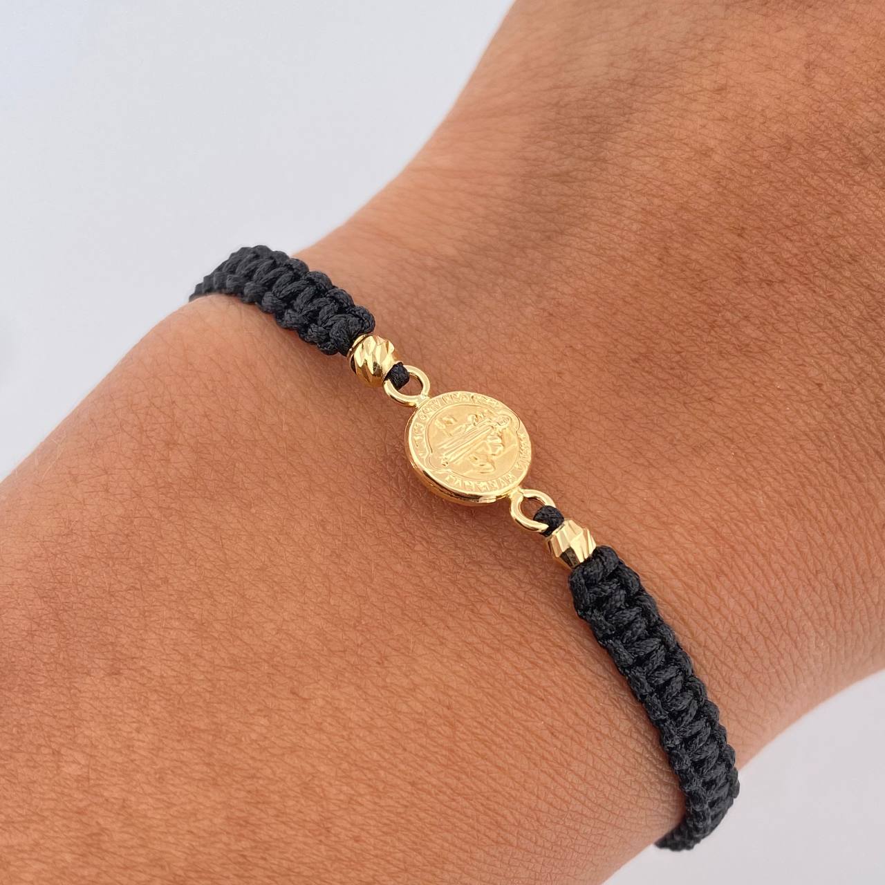 Pulsera Tejida Negra San Benito 0.6gr / Oro Amarillo 18K &