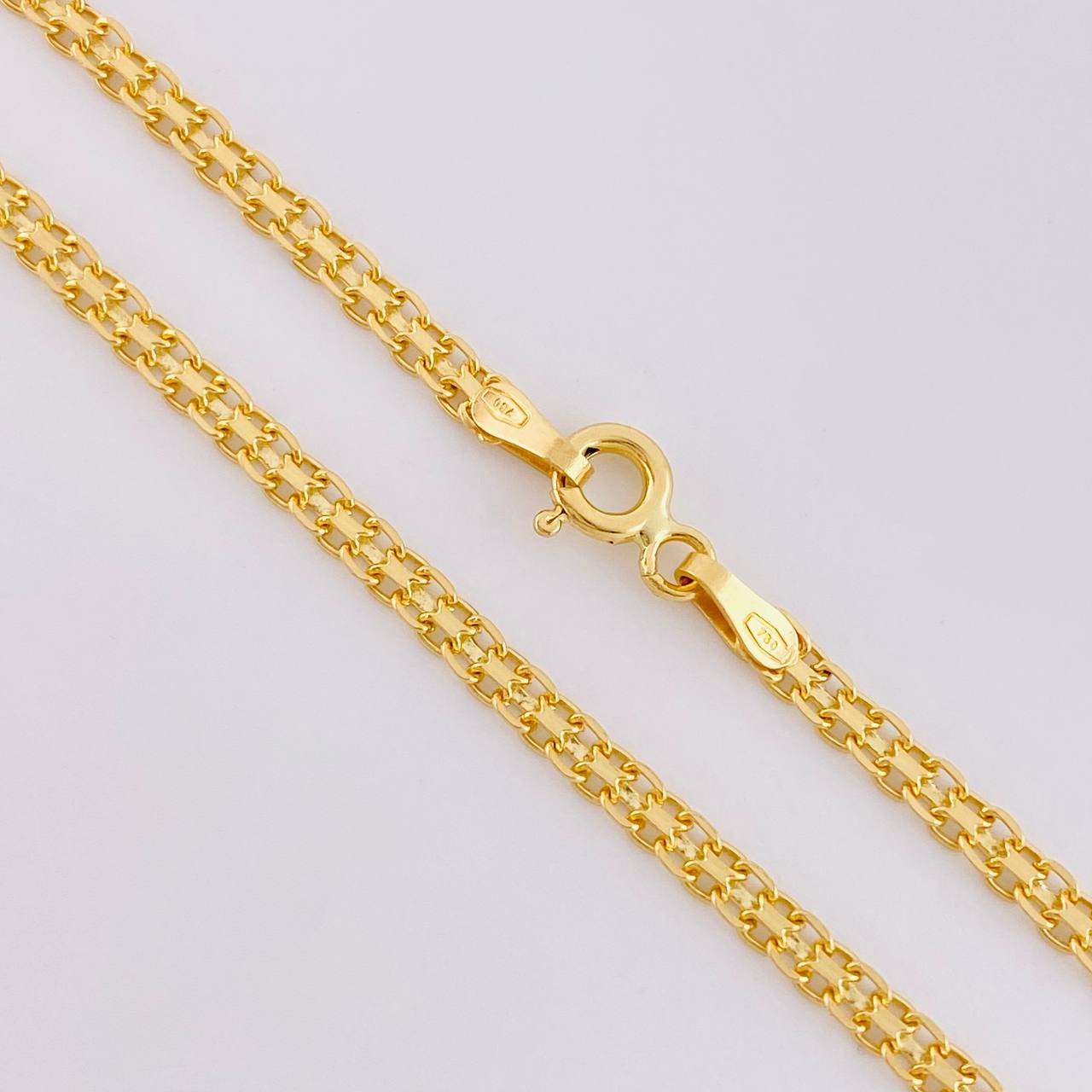 Cadena China 5.6 g / 45.2 cm / 2.5 mm Oro Amarillo 18K