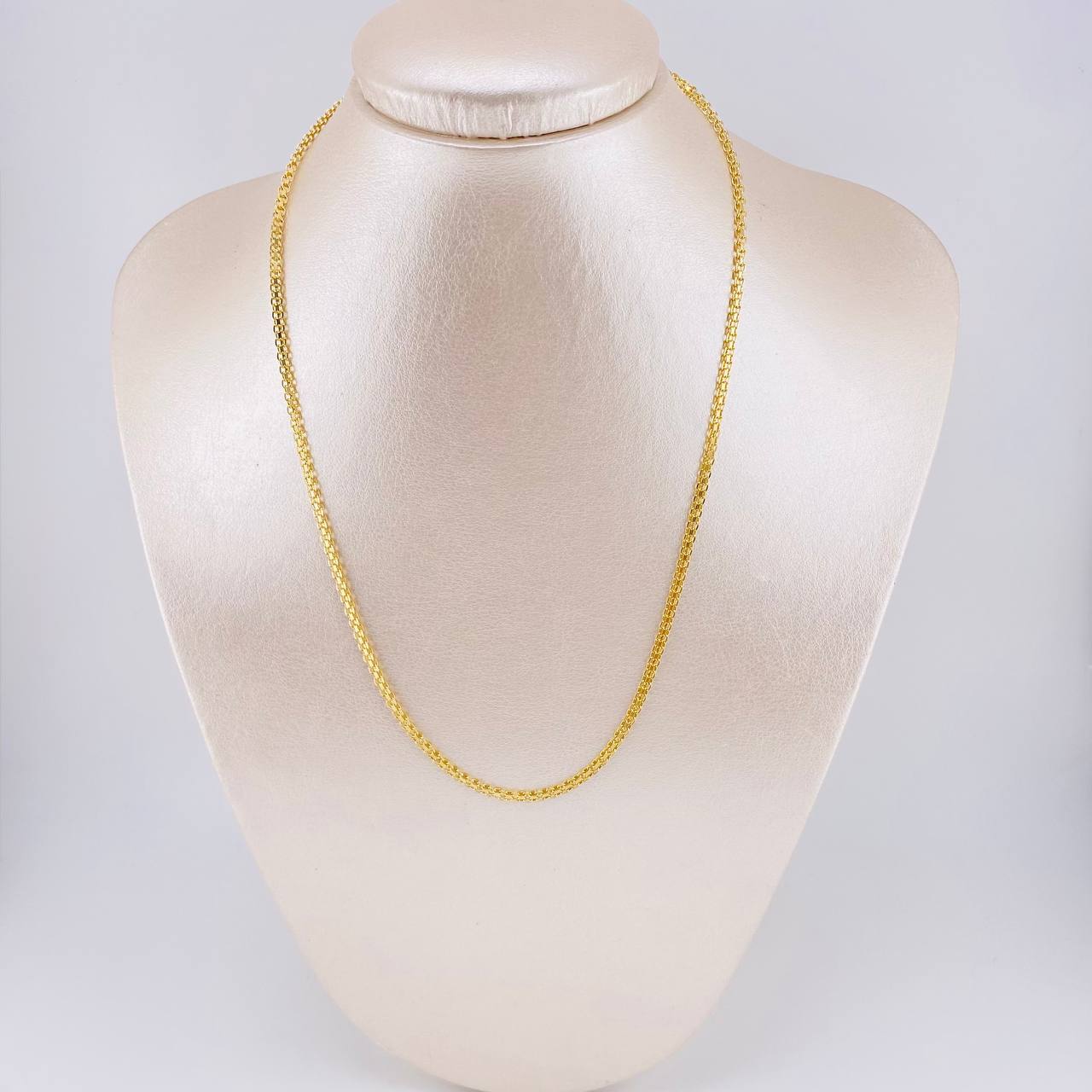 Cadena China 5.6 g / 45.3 cm / 2.4 mm Oro Amarillo 18K