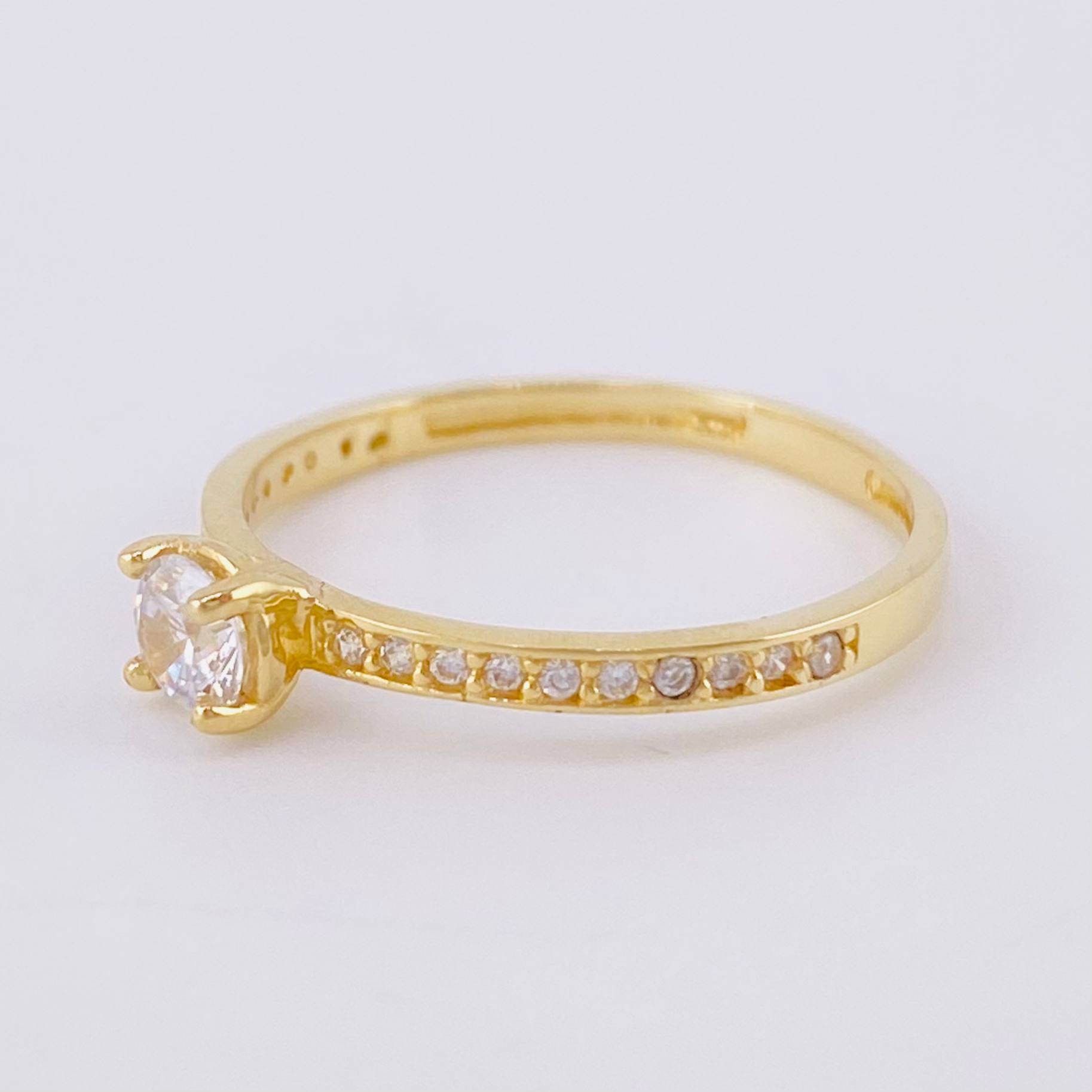 Anillo Solitario Tupido 1.65 g / T6 1/4 Oro Amarillo 18K