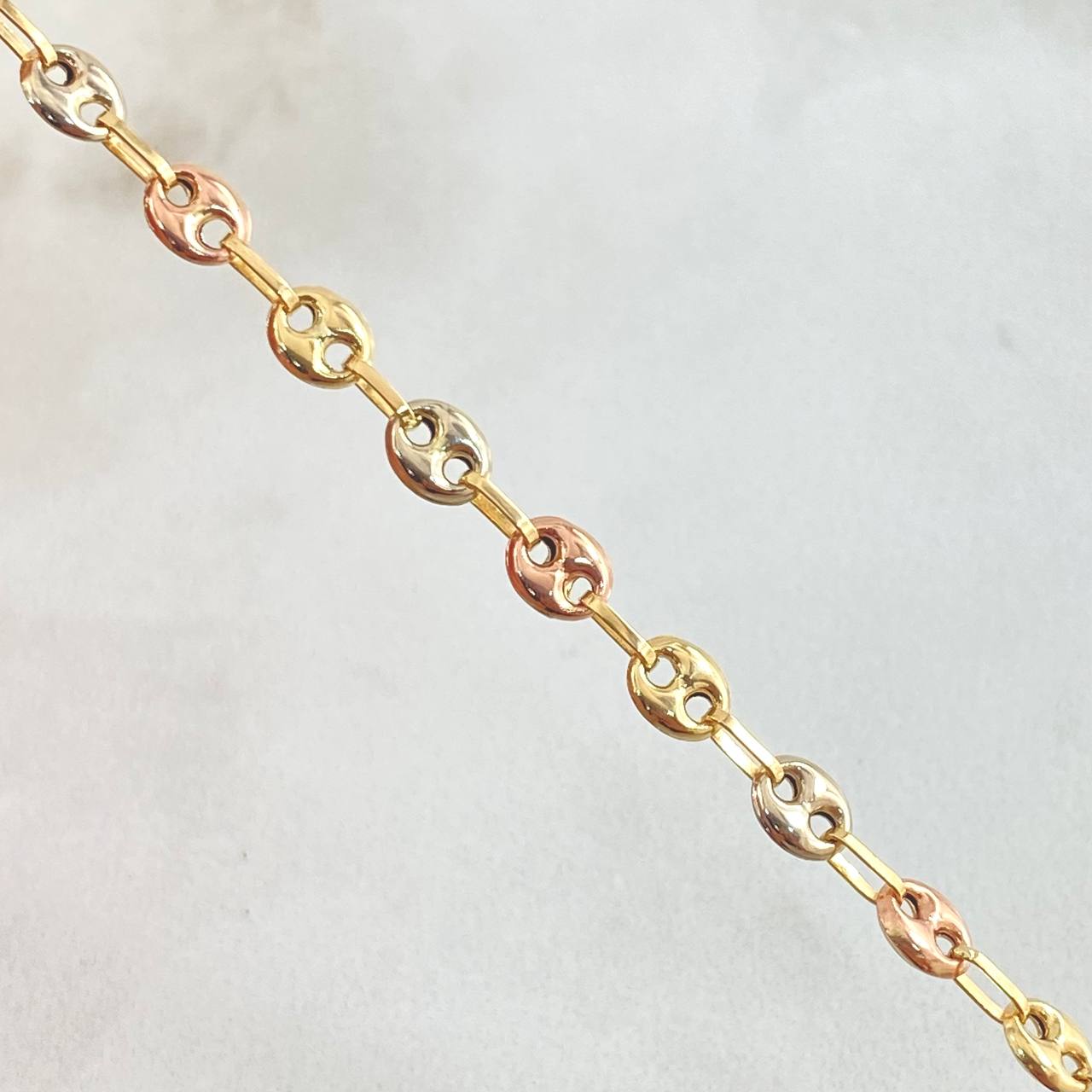 Pulso GC  2.75gr / 19cm / Tres Oros 18K ©