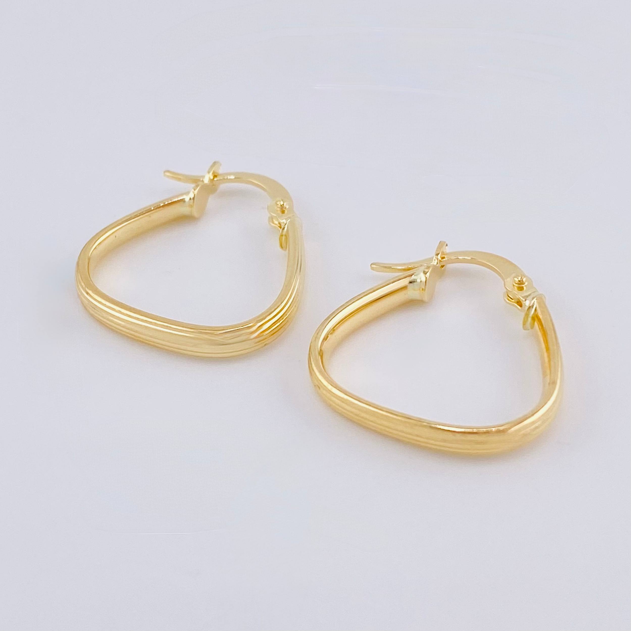 Candongas Triangulo Andy 1.55gr / 2cm / Oro Amarillo 18K ©