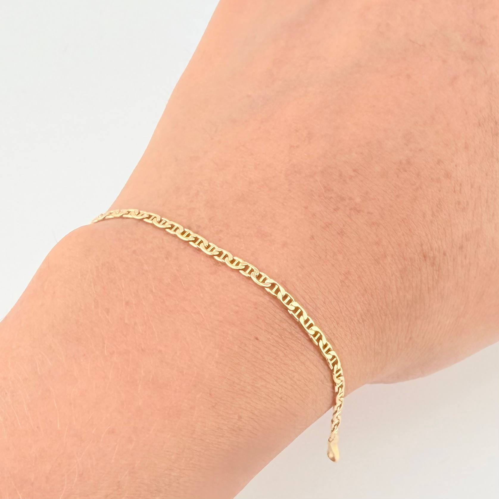 Pulso Escalera Plana 1.4g / 16.5cm / 2.2mm Oro Amarillo 18K