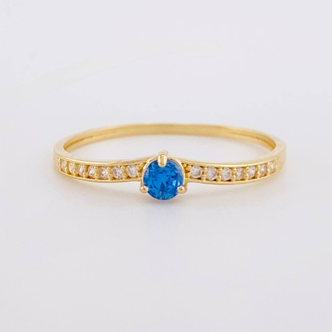 Anillo Solitario V Tupido 0.95g / T7 1/4 Oro Amarillo 18K