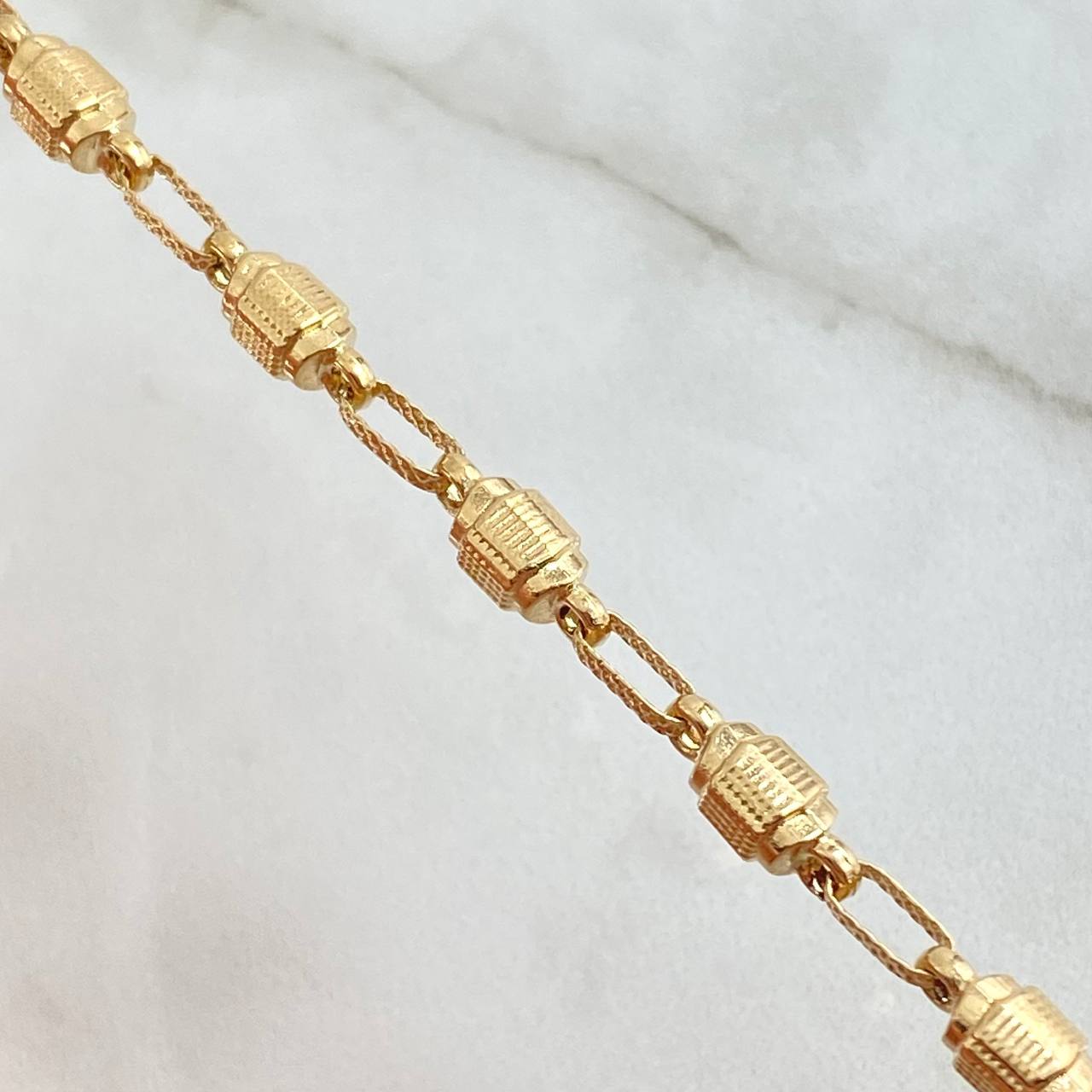 Cadena Rustica Barril Rayado 12.1gr / 60cm / 4.4mm Diamantada Oro Amarillo 18K