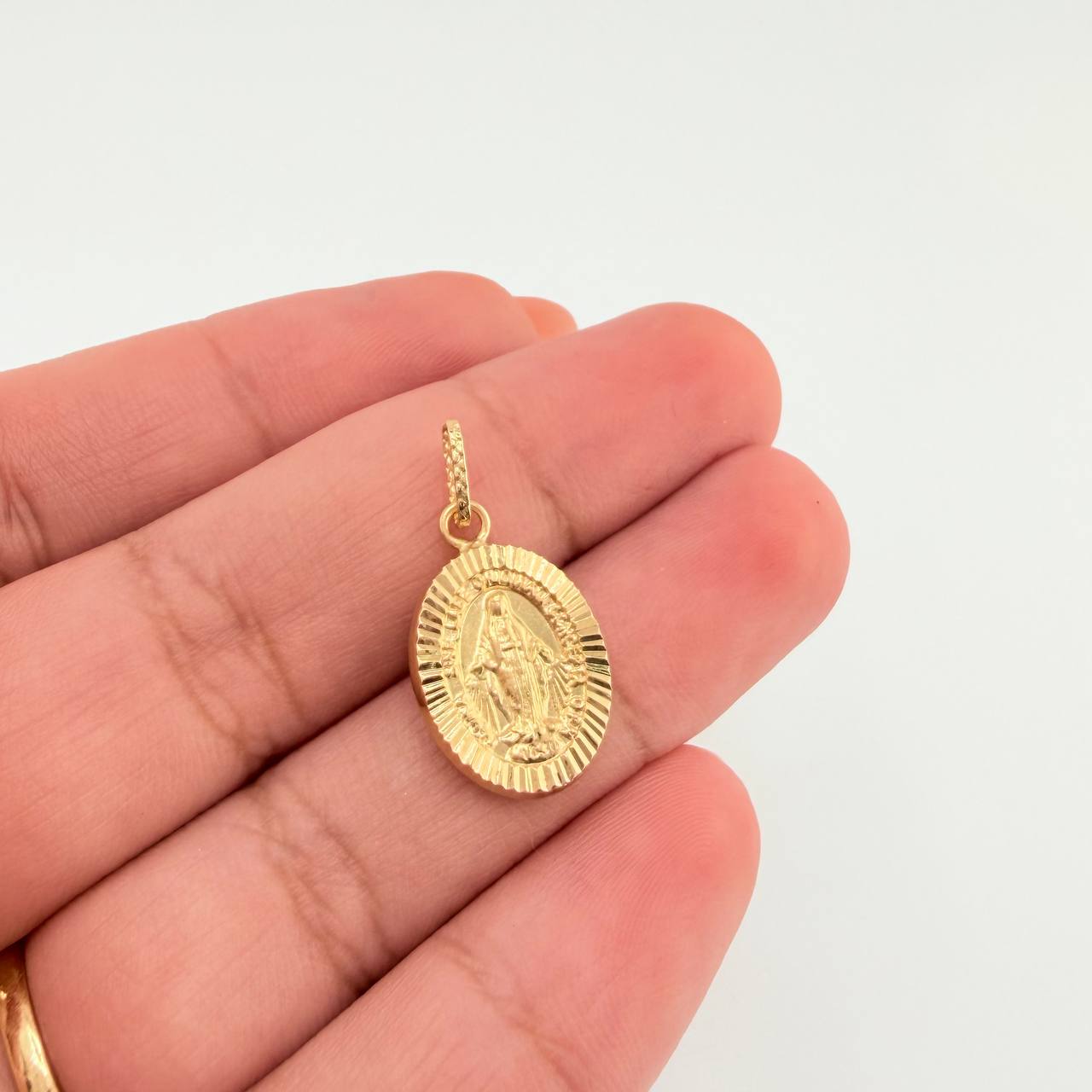 Dije Virgen Milagrosa 1.1gr / 2.5cm / Oro Amarillo 18K