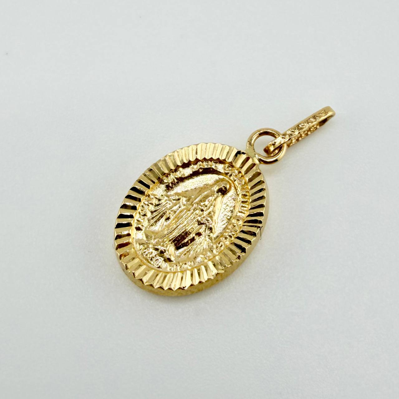 Dije Virgen Milagrosa 0.85gr / 2.2cm / Oro Amarillo 18K