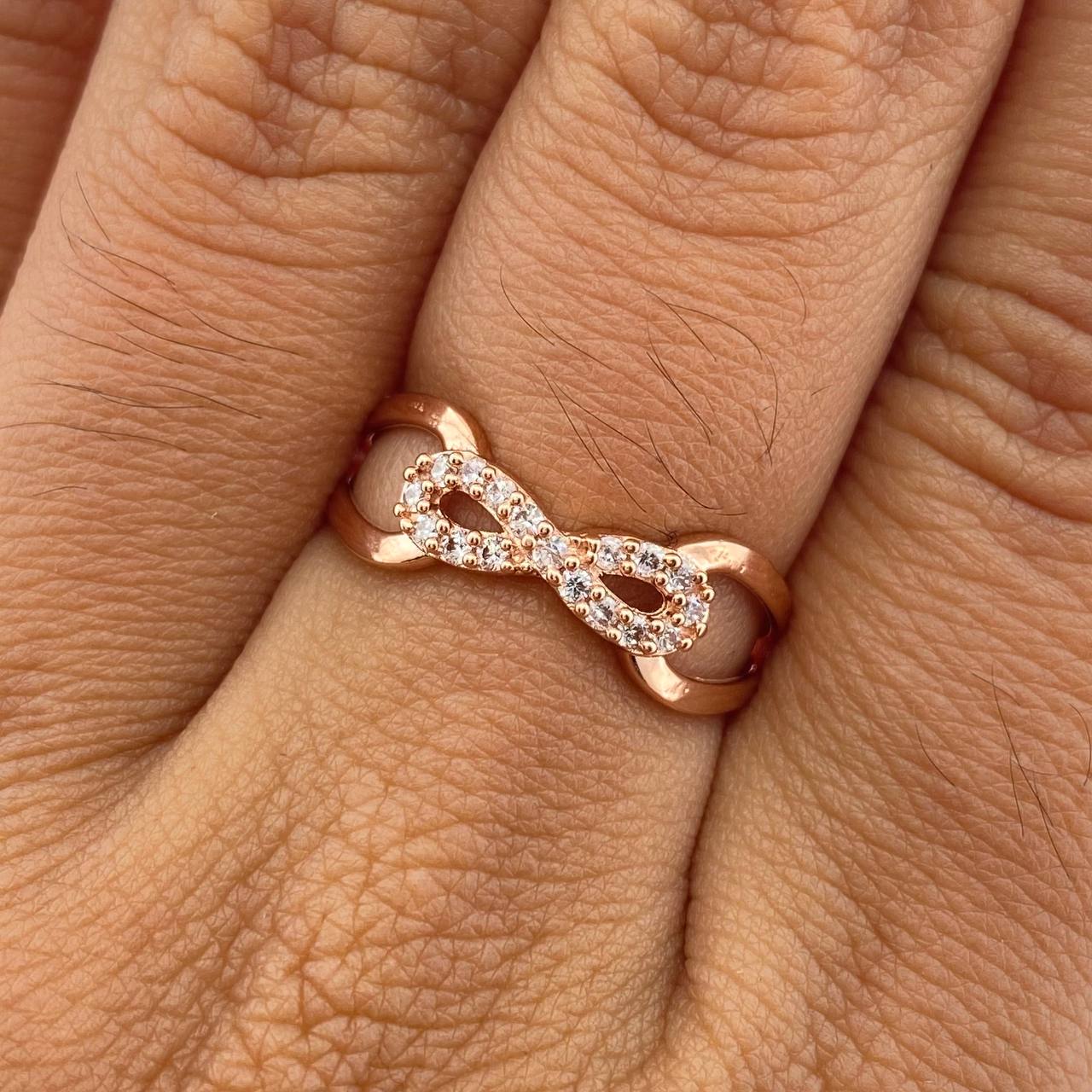 Anillo Infinito 1.95gr / T5 3/4 / Oro Rosa 18K %