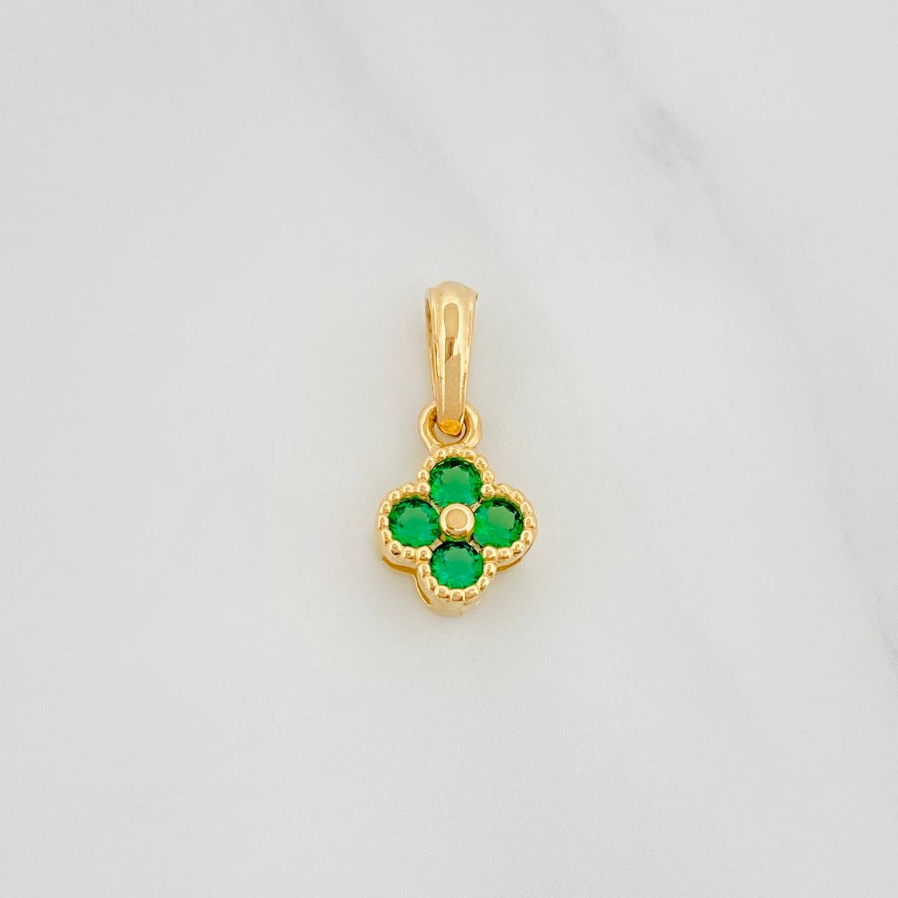 Dije Trebol 0.95 g / 1.6 cm Oro Amarillo 18K
