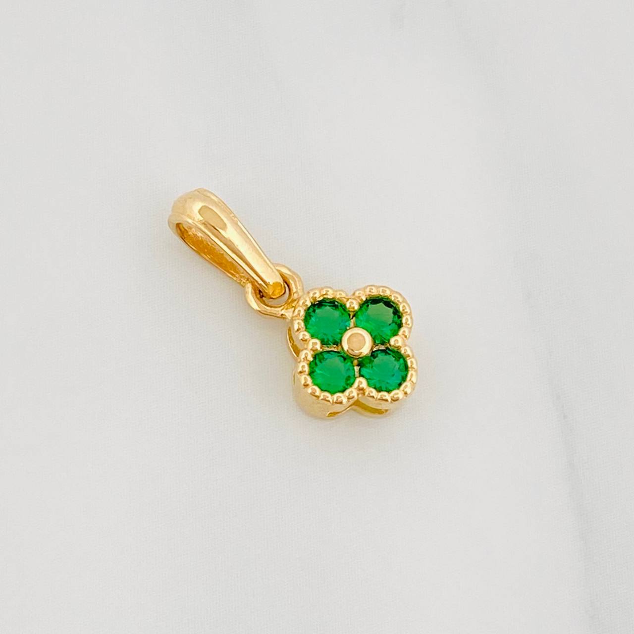 Dije Trebol 0.95 g / 1.6 cm Oro Amarillo 18K