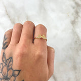 Anillo Mariposa En Relieve 1.95gr / T7 / Circones Blancos Oro Amarillo 18K *