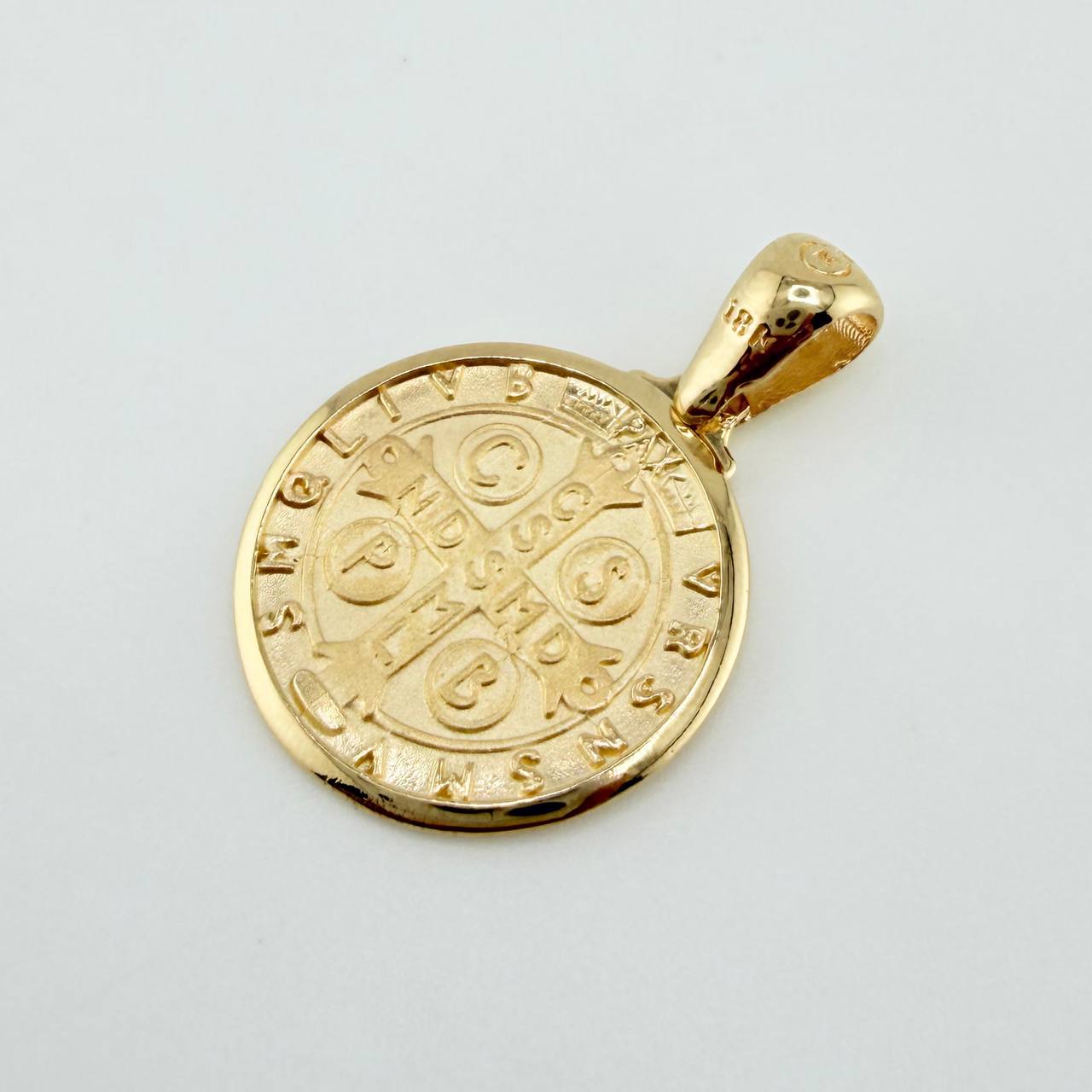 Dije San Benito 4.95gr / 3.1cm / Oro Amarillo 18K