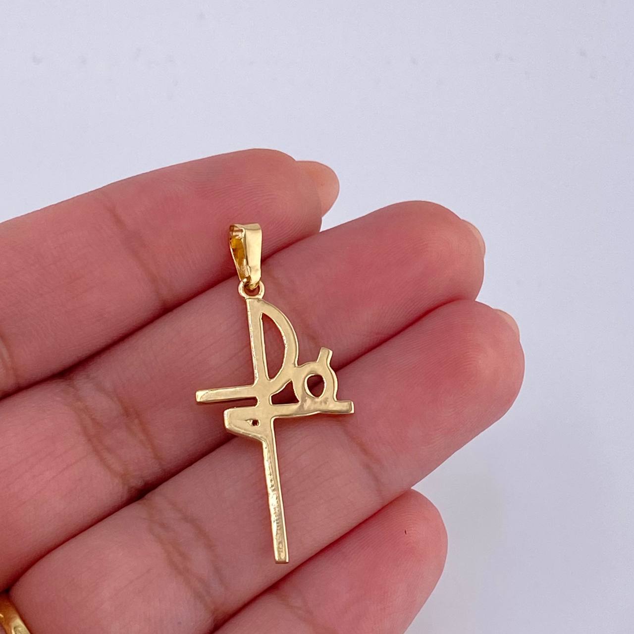 Dije Fe 1.3gr / 3.5cm / Oro Amarillo 18K