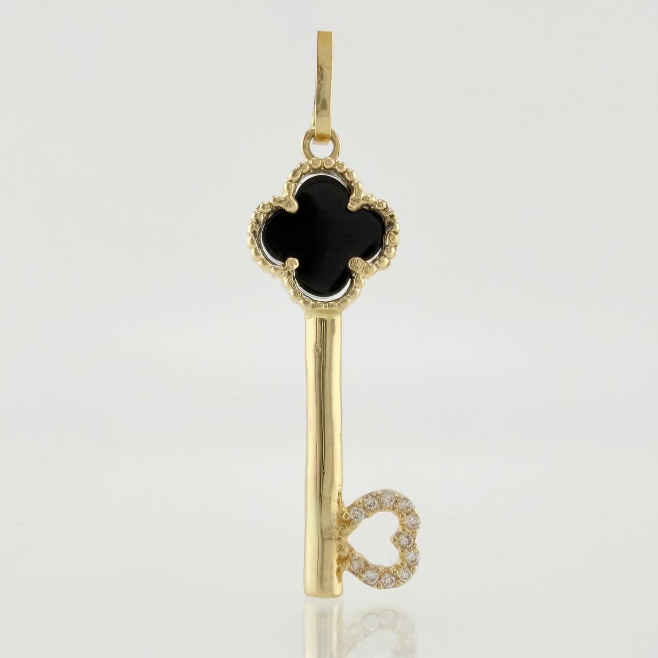 Dije Llave Trebol Negro 2.4gr / 3.7cm / Oro Amarillo Nac.Esp. 18K