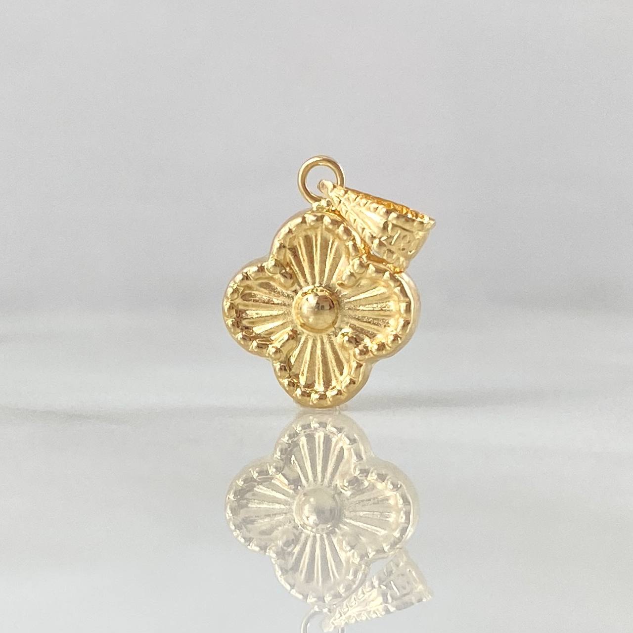Dije Flor Trebol Diamantado 0.45 g / 1.5 cm Oro Amarillo 18K