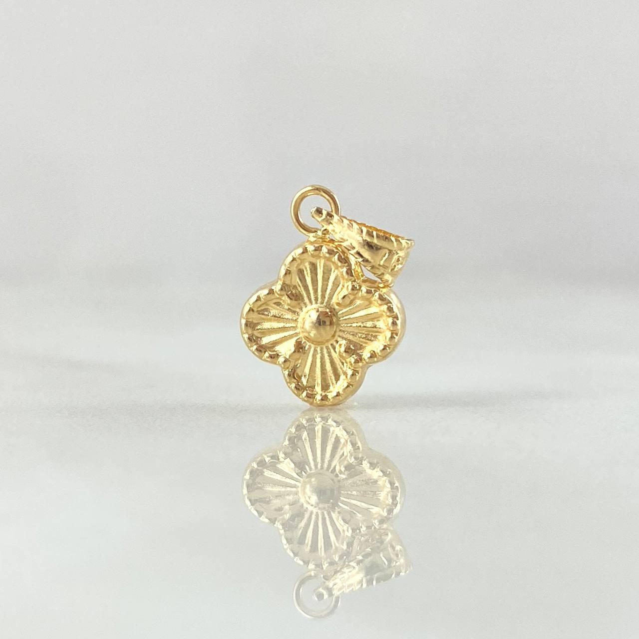 Dije Trebol 0.6gr / 1.7cm / Oro 18K