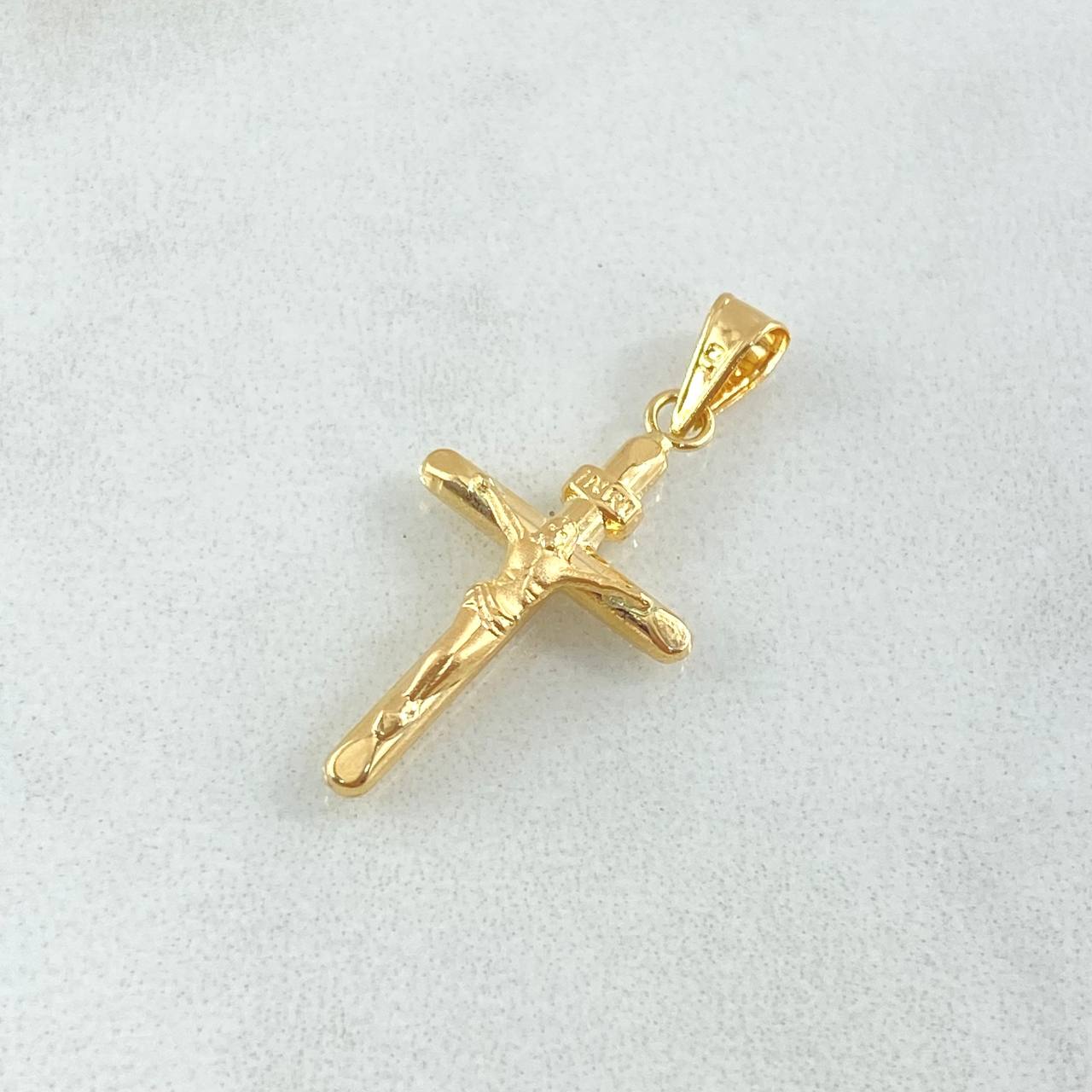 Dije Cruz Cristo 0.7gr / 2.7cm / Punta Plana Oro Amarillo 18K