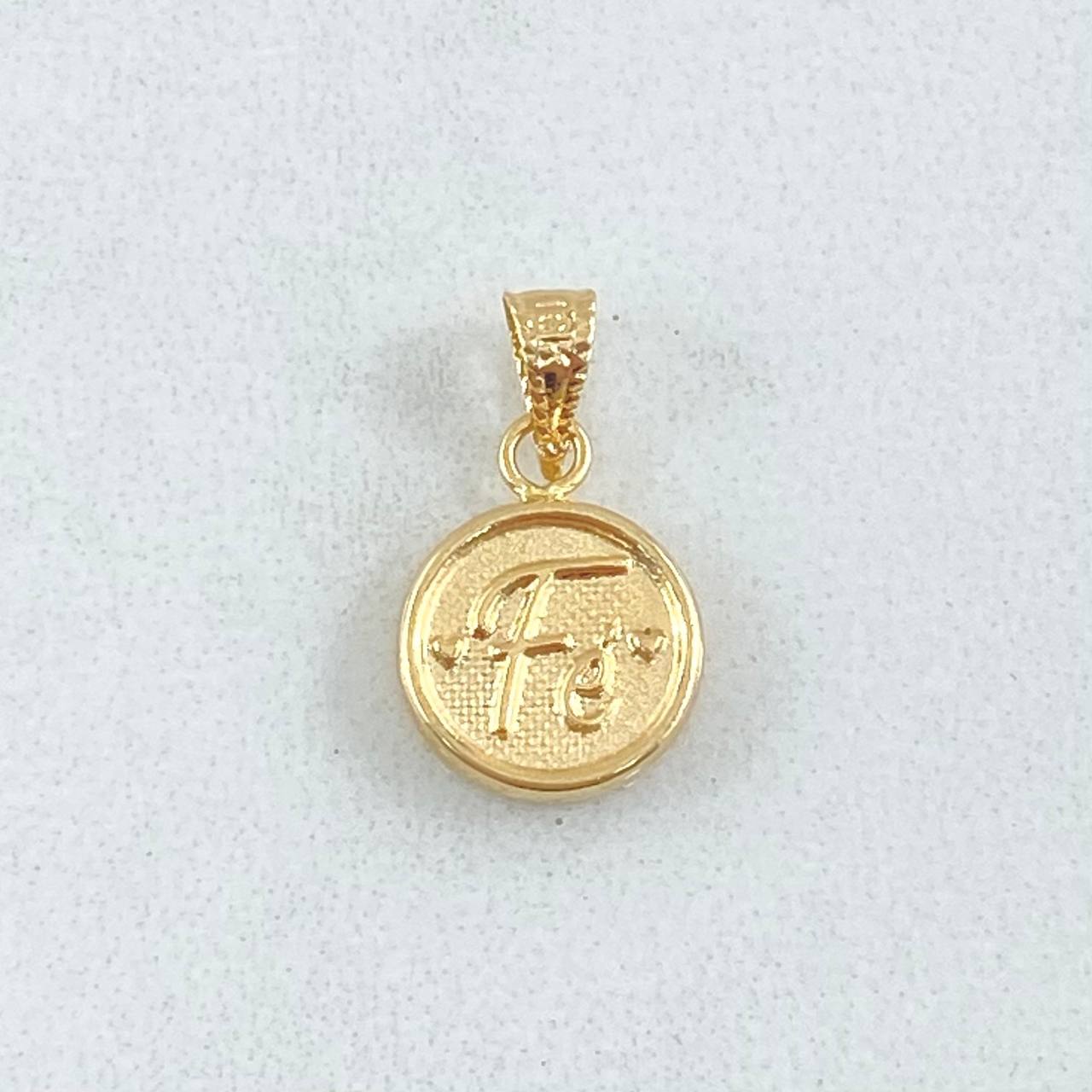 Dije Fé 0.5gr / 1.5cm / Cargador Bordeado Oro Amarillo 18K *