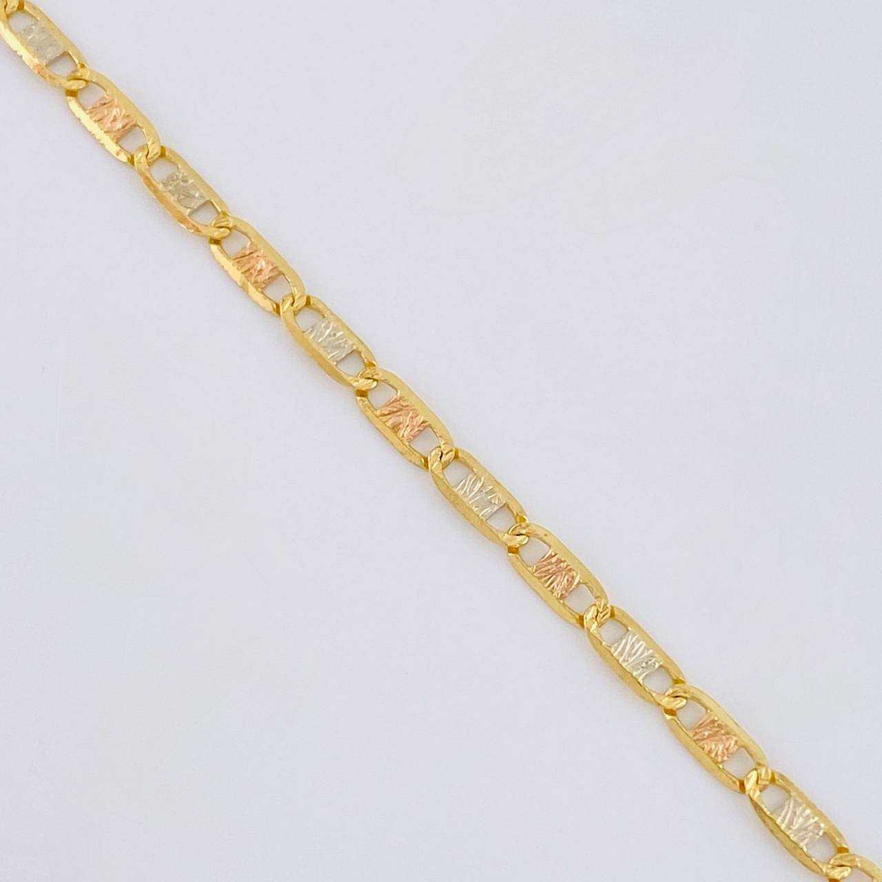 Cadena Escalera Plana 4.5 g / 45.3 cm / 3.4 mm Tres Oros 18K