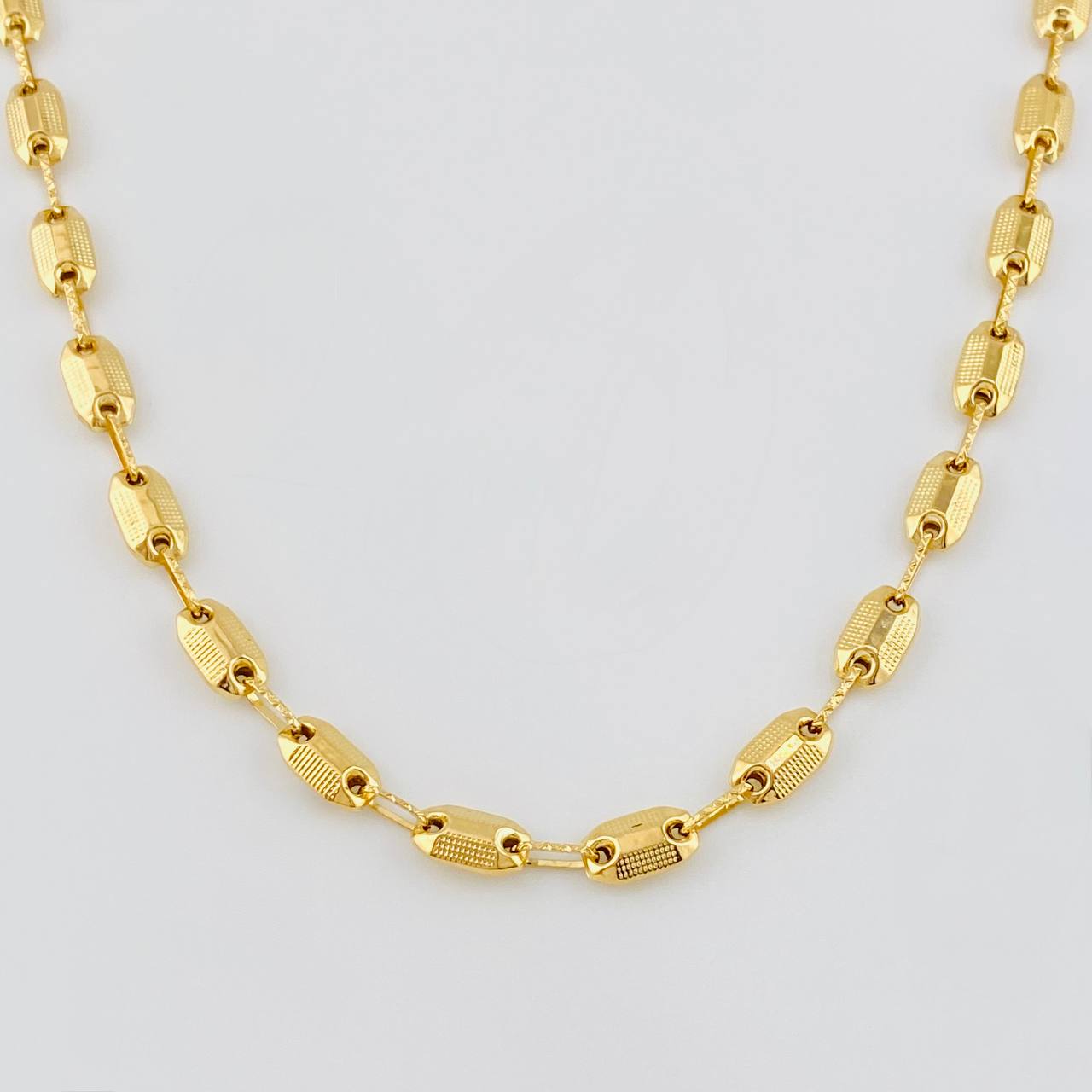 Cadena Rustica Adije 10.35 g / 61.4 cm / 4.3 mm Oro Amarillo 18K