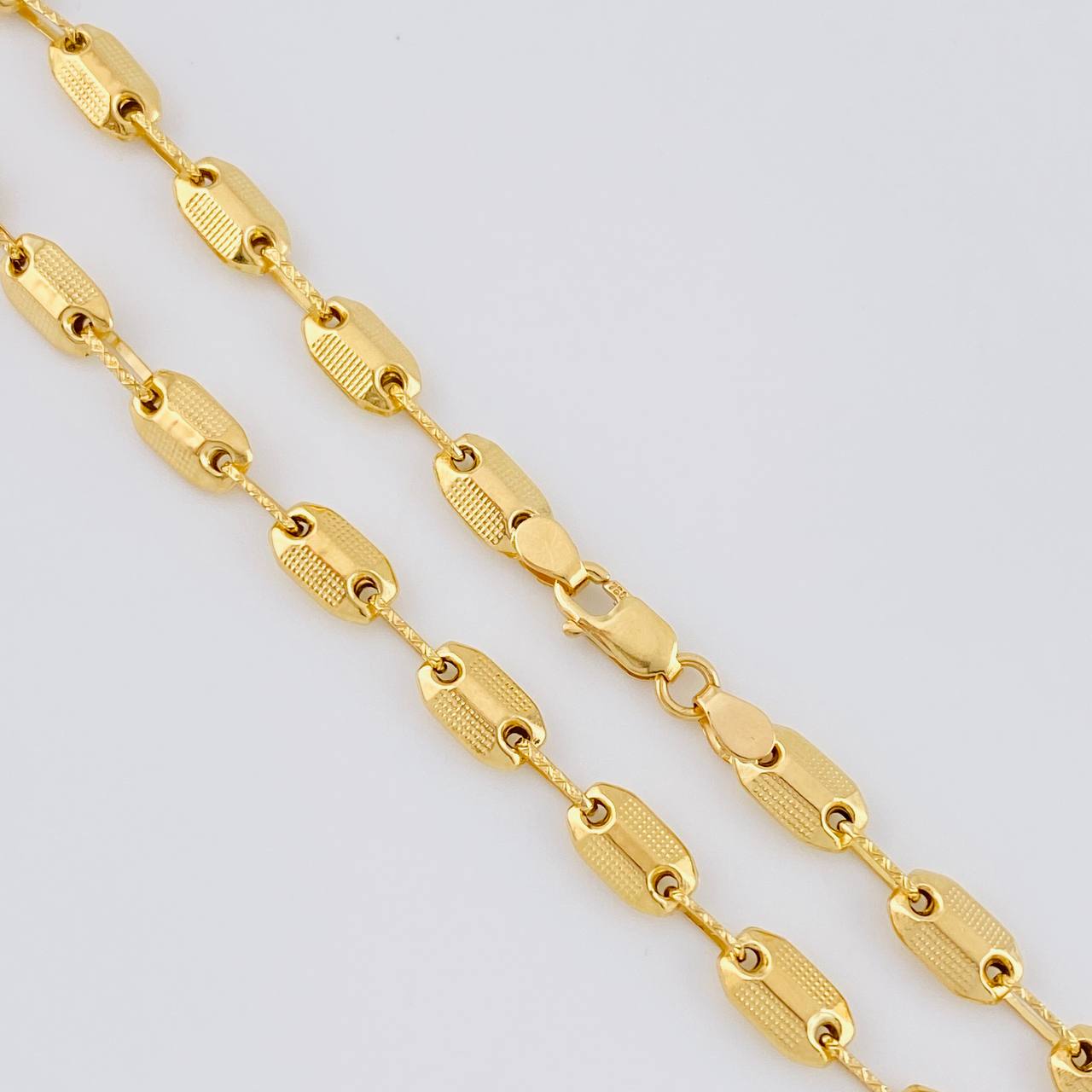 Cadena Rustica Adije 10.35 g / 61.4 cm / 4.3 mm Oro Amarillo 18K