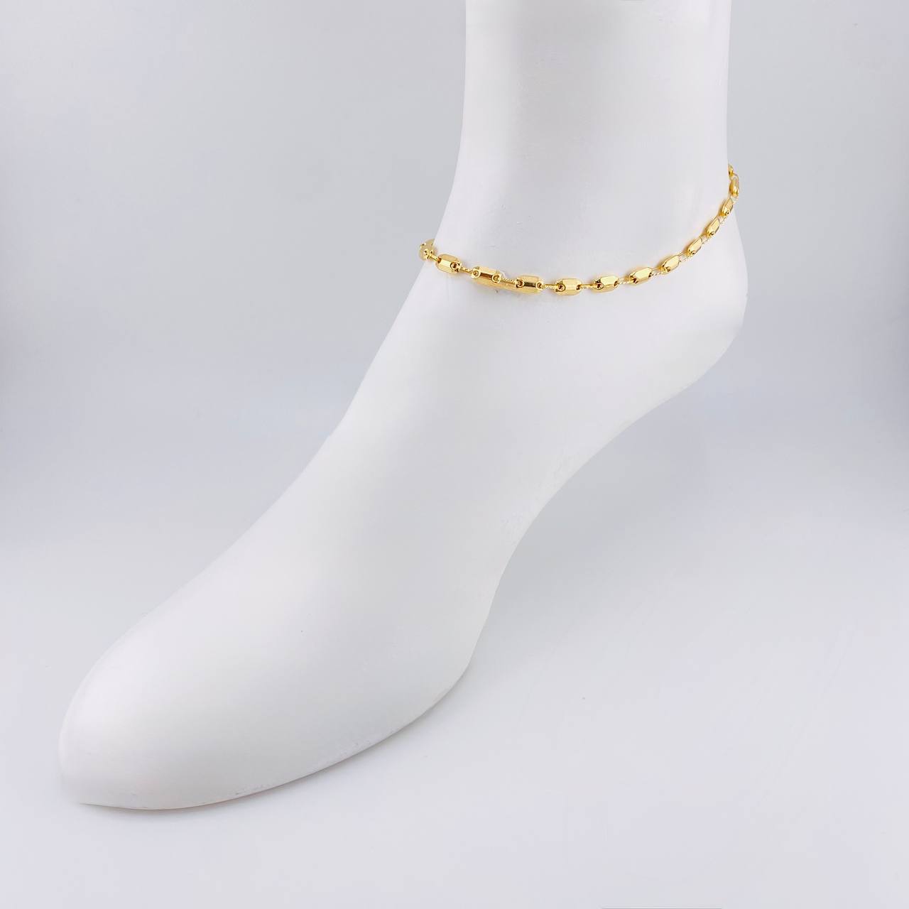 Tobillera Rustica Adije 4.65 g / 26.5 cm / 4.3 mm Oro Amarillo 18K