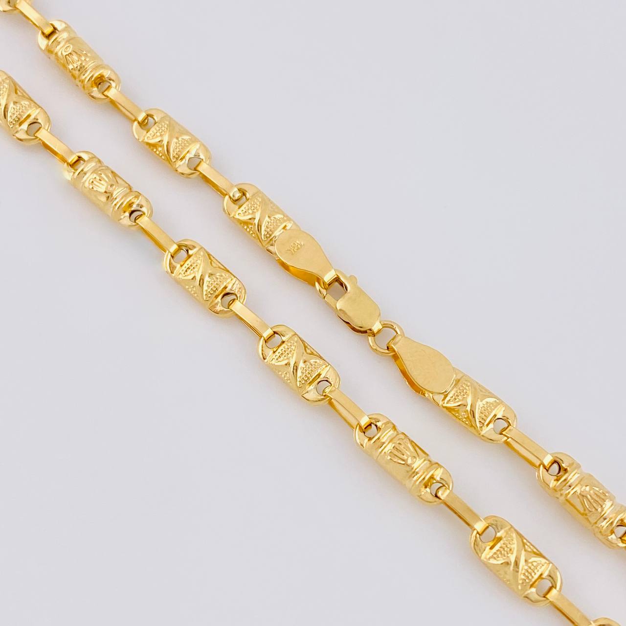 Cadena Rustica Corona Cruzada 12.4 g / 61.8 cm / 4.2 mm Oro Amarillo 18K