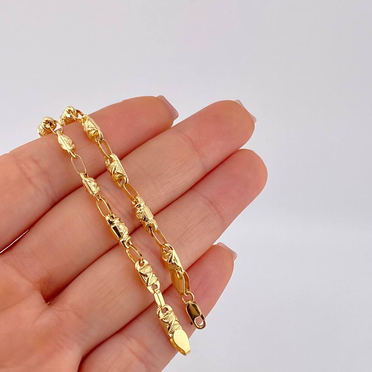 Cadena Rustica Corona Cruzada 12.4 g / 61.8 cm / 4.2 mm Oro Amarillo 18K