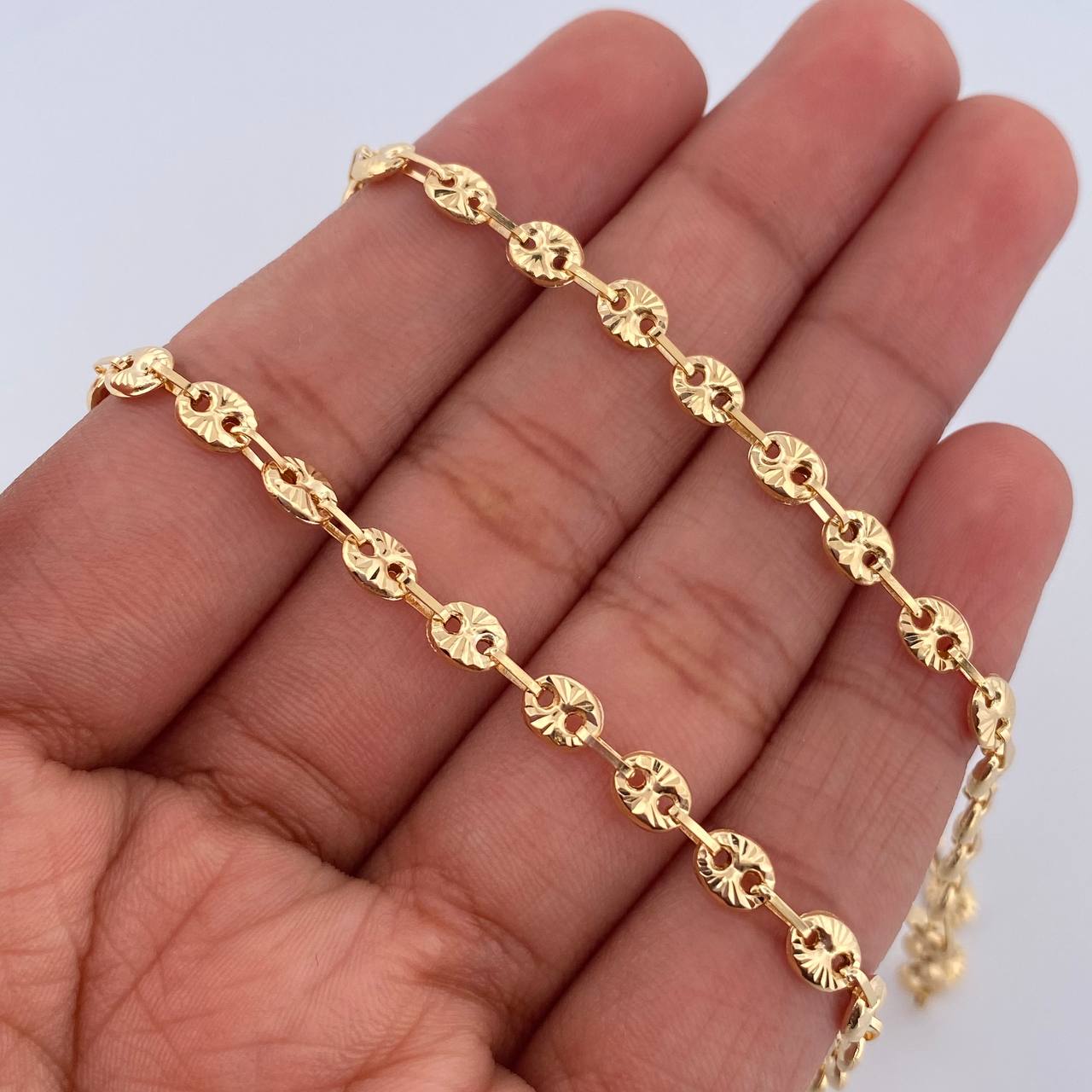 Cadena GC 9.9gr / 61.3cm / 4mm Oro 18K &