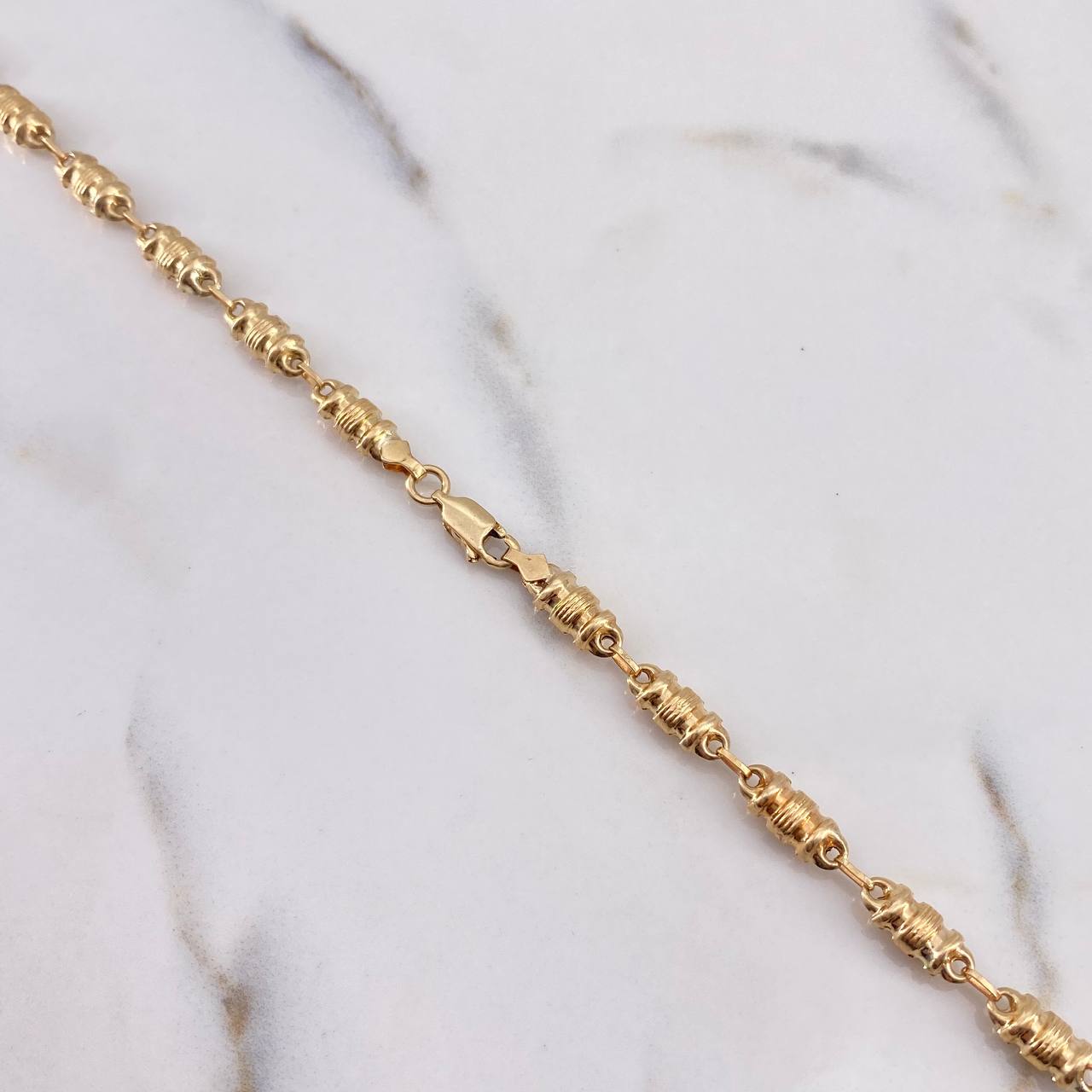 Cadena Rustica Barril 13.05gr / 60cm / 4.8mm Oro Amarillo 18K $