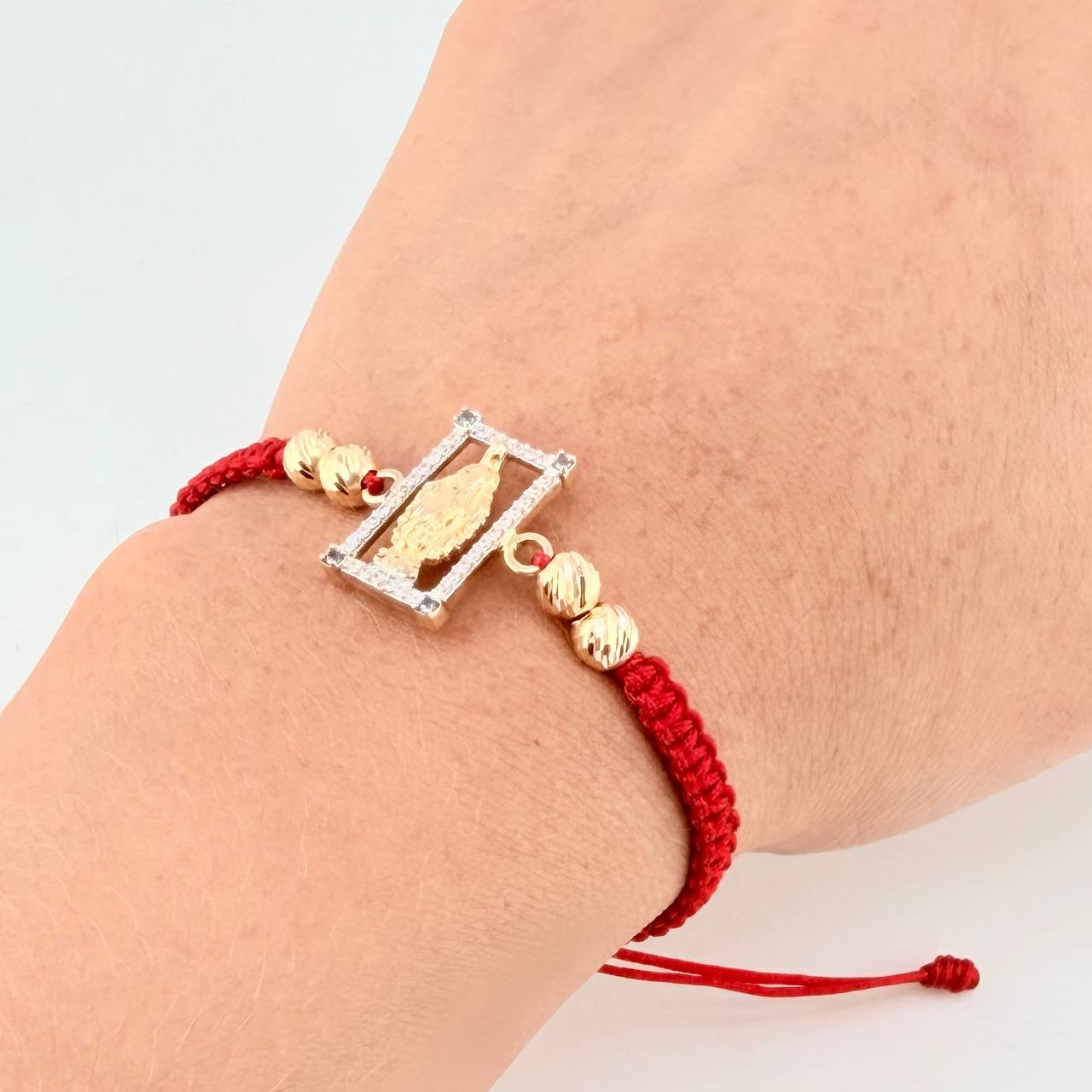 Pulsera Tejida Roja Virgen Milagrosa Bolas Diamantadas Dos Oros Amarillo Blanco 18K