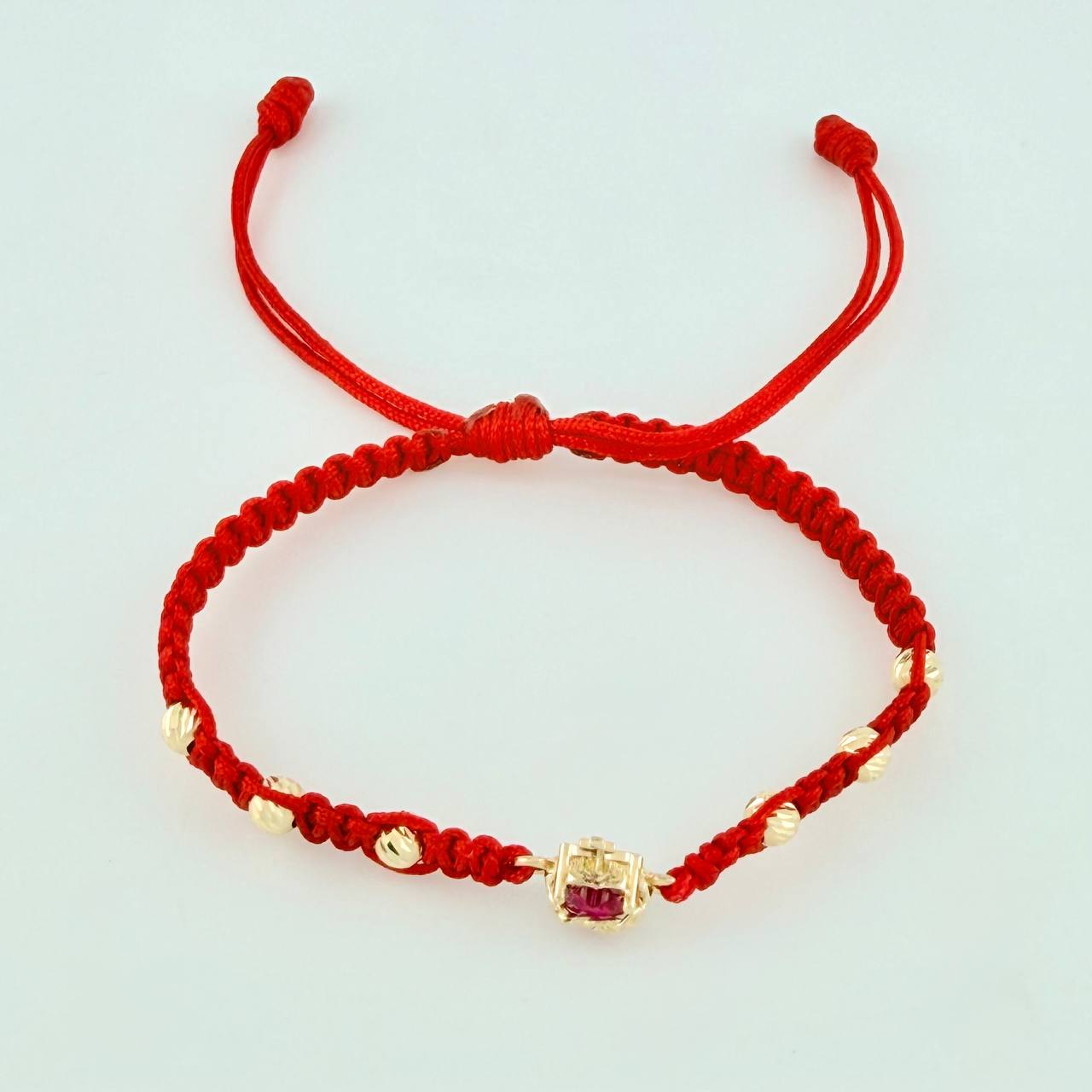 Pulsera Tejida Roja Sagrado Corazon Bolas Diamantadas Oro Amarillo 18K