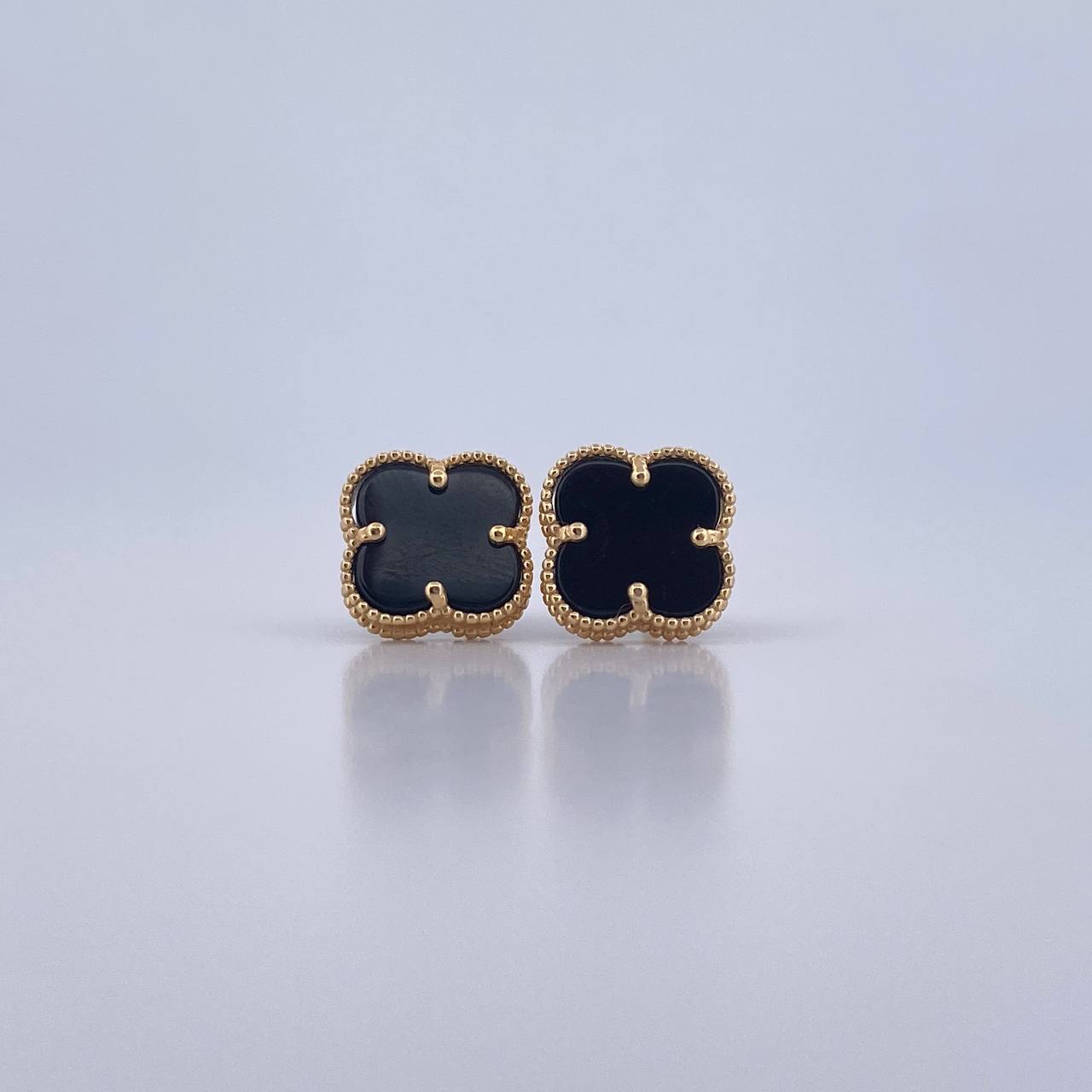 Topos Trebol 2.05gr / Onix Negro Oro Amarillo +4 18K $