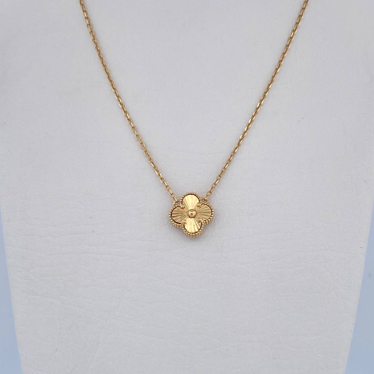 Cadena Aro Seguido Trebol 3.85gr / 42cm-45cm / 1.15mm Diamantada Oro Amarillo +4 18K $