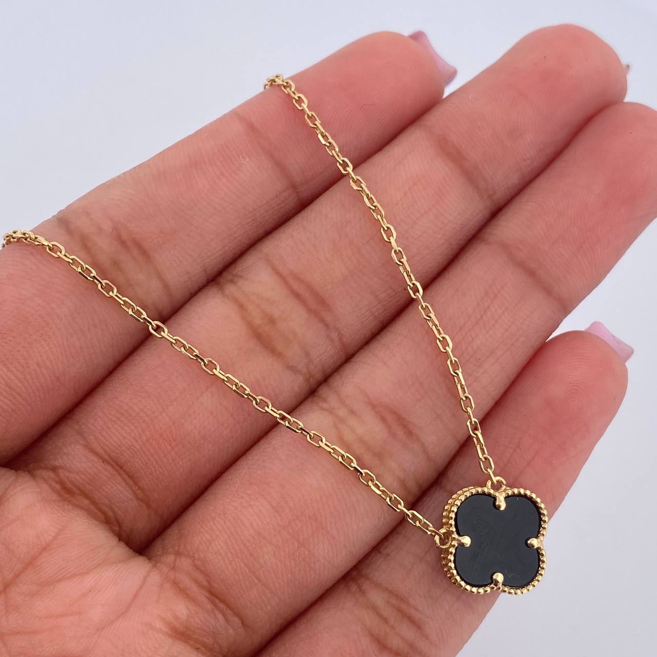 Cadena Aro Seguido Trebol 3.5gr / 42cm-45.1cm / 1mm Onix Negro Oro Amarillo +4 18K $