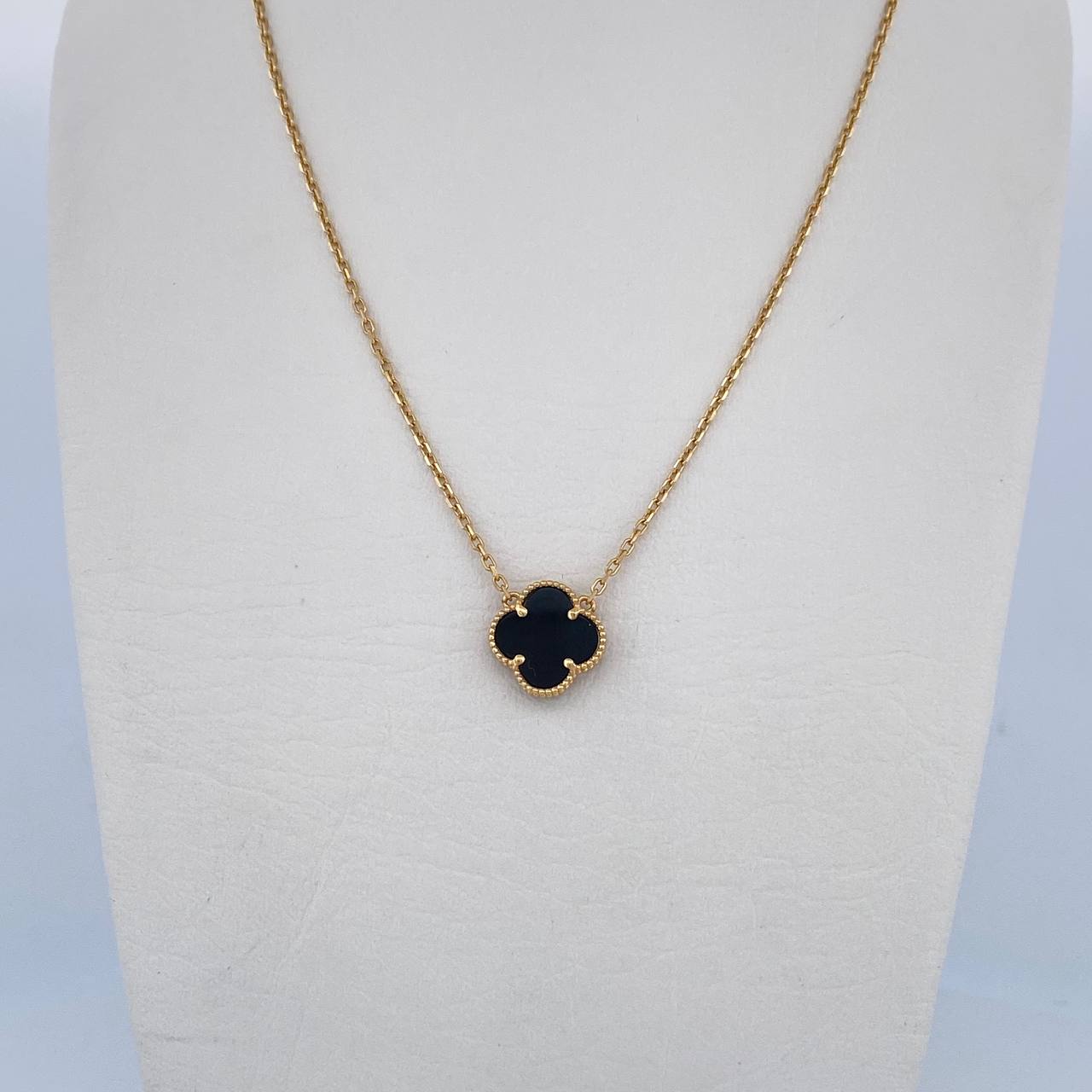 Cadena Aro Seguido Trebol 3.5gr / 42cm-45.1cm / 1mm Onix Negro Oro Amarillo +4 18K $
