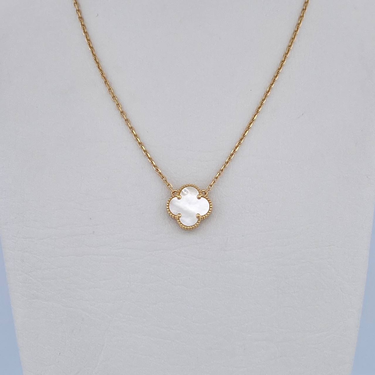 Cadena Aro Seguido Trebol 3.5gr / 42.1cm-45cm / 1mm Nacar Blanco Oro Amarillo +4 18K $