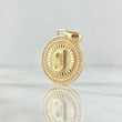 Dije Medalla Letra J 4,35gr / 3.1cm / Circones Blancos Oro Amarillo 18K