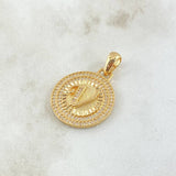 Dije Medalla Letra V 4.85gr / 3.1cm / Circones Blancos Oro Amarillo 18K *