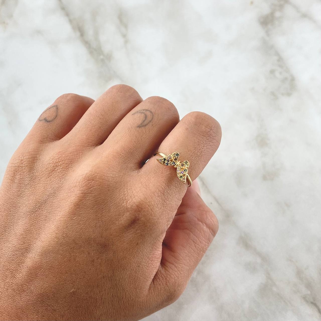Anillo Mariposa En Relieve 2gr / T6 1/4 / Circones Multicolor Oro Amarillo 18K *