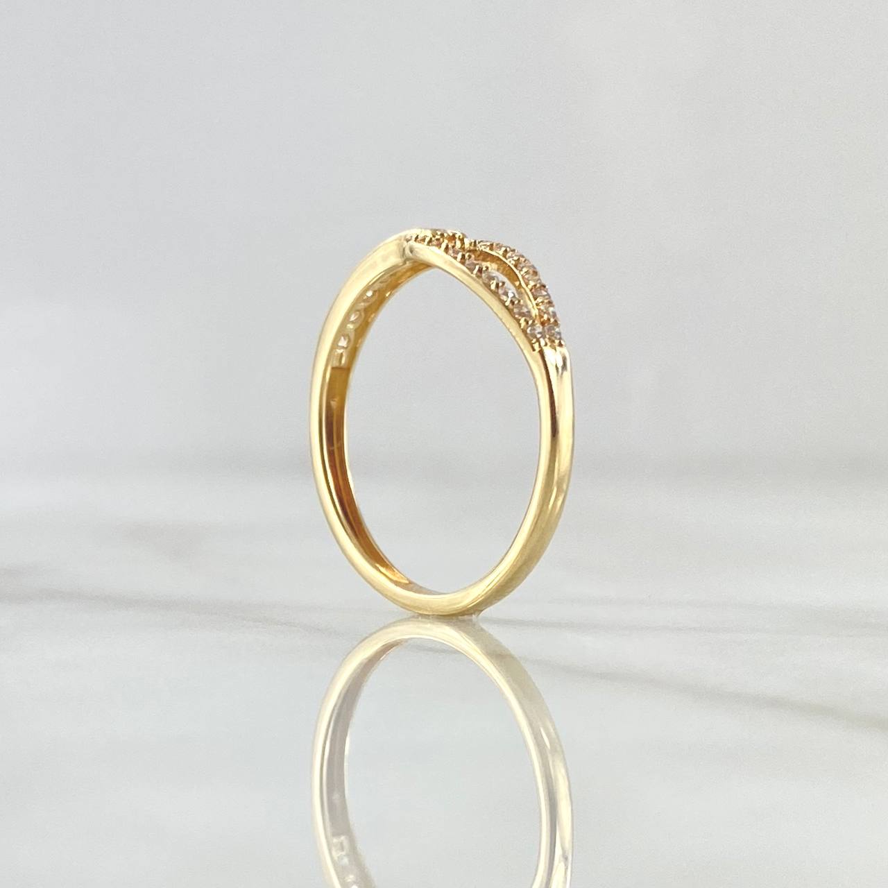 Anillo Nudo de Rizo 1.7gr / T6 3/4 / Circones Blancos Oro Amarillo 18K ©