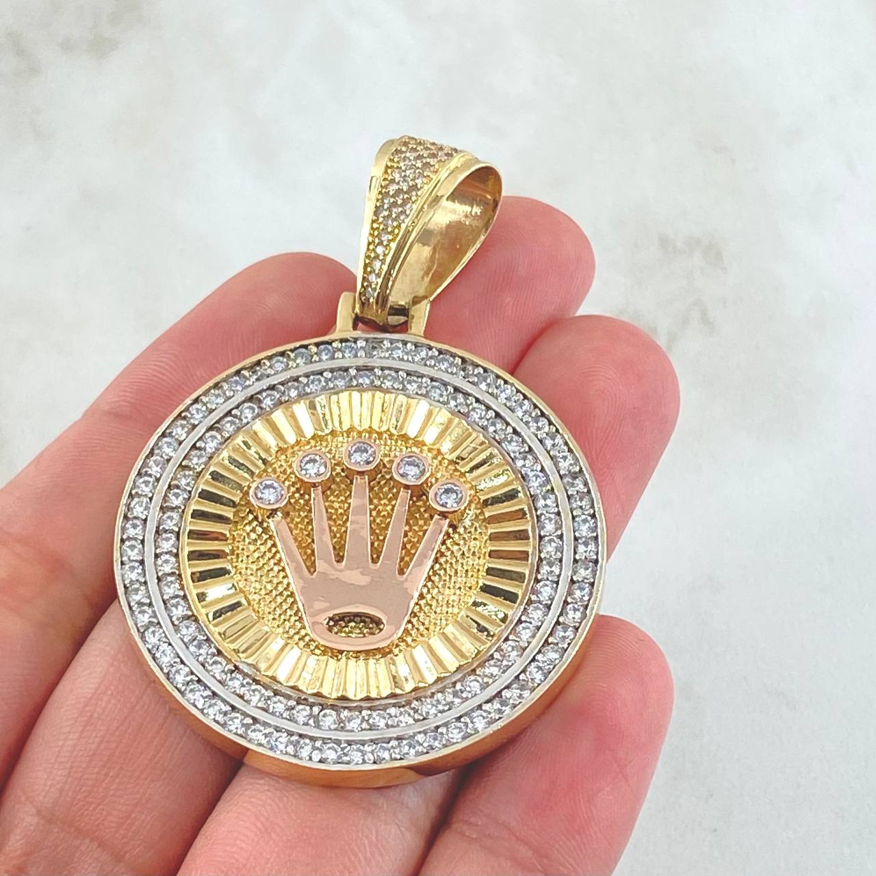 Dije Corona Rx 38.95gr / 5.8cm / Dos Oros Amarillo Blanco 18K ©